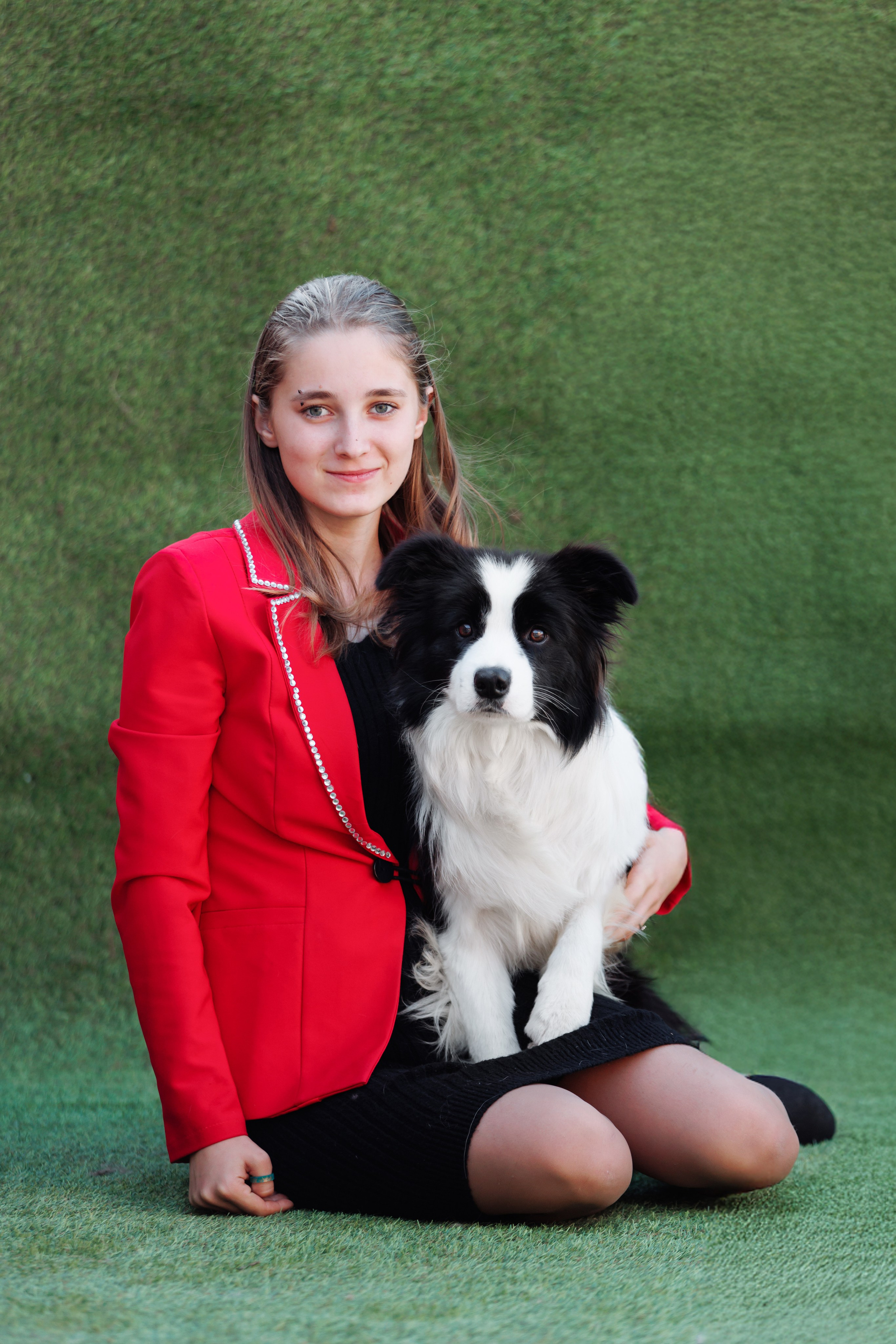 У дома с большой компанией от мала до велика. О нас