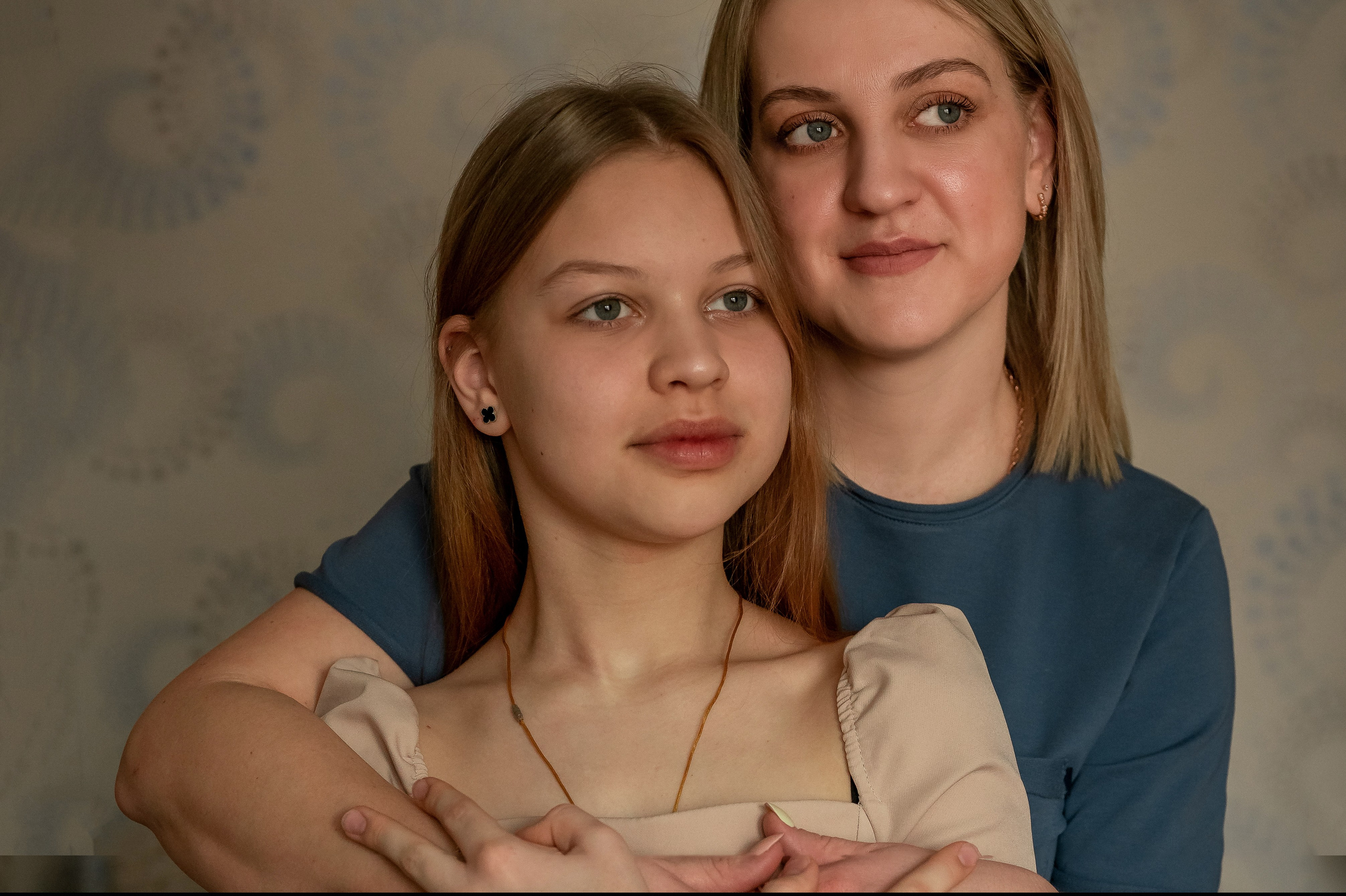 Родители с новорожденным малышом. Фотограф новорождённых, семейный, школьный в городе Калуге Евгения