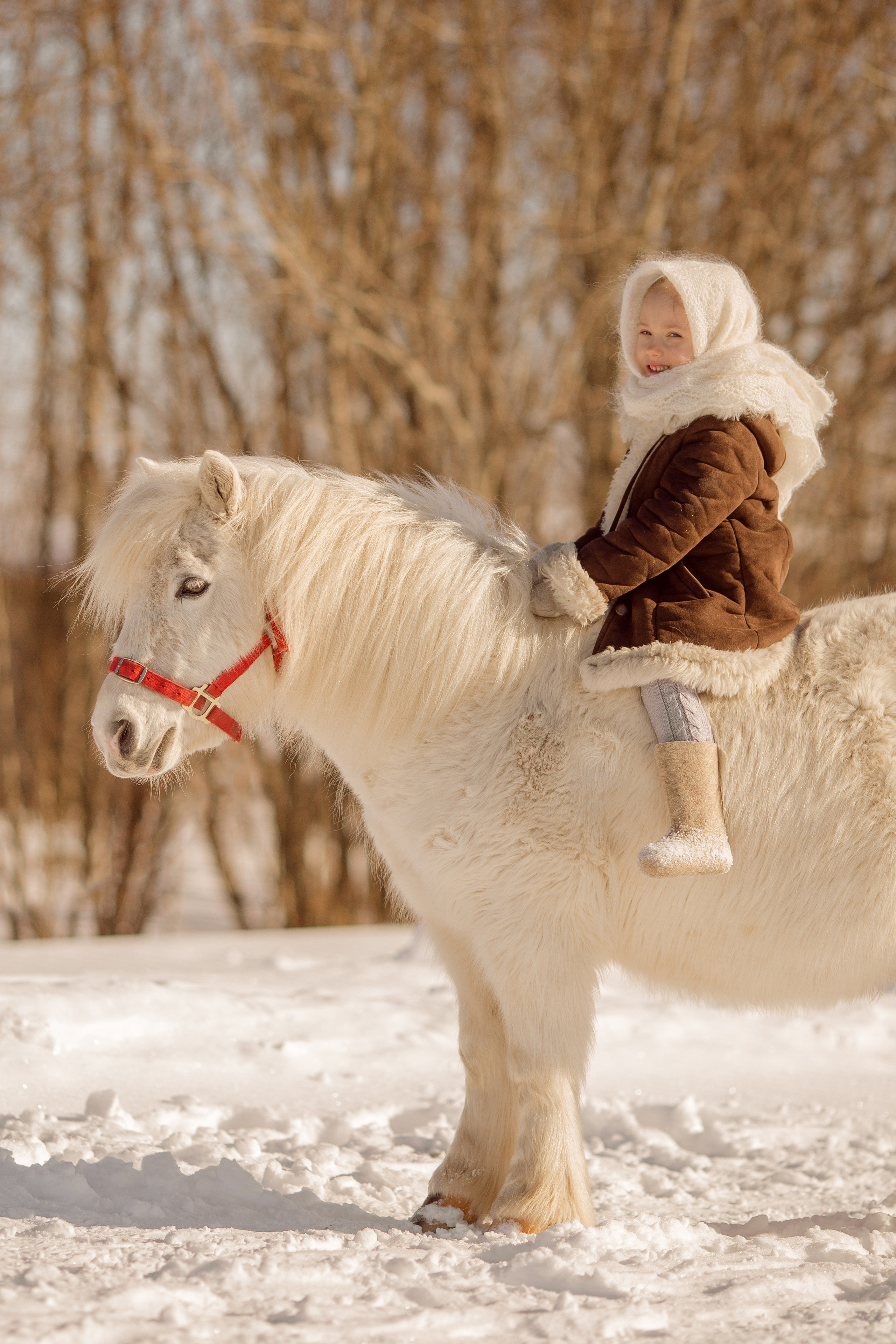 Деревенские фото ребенка с пони