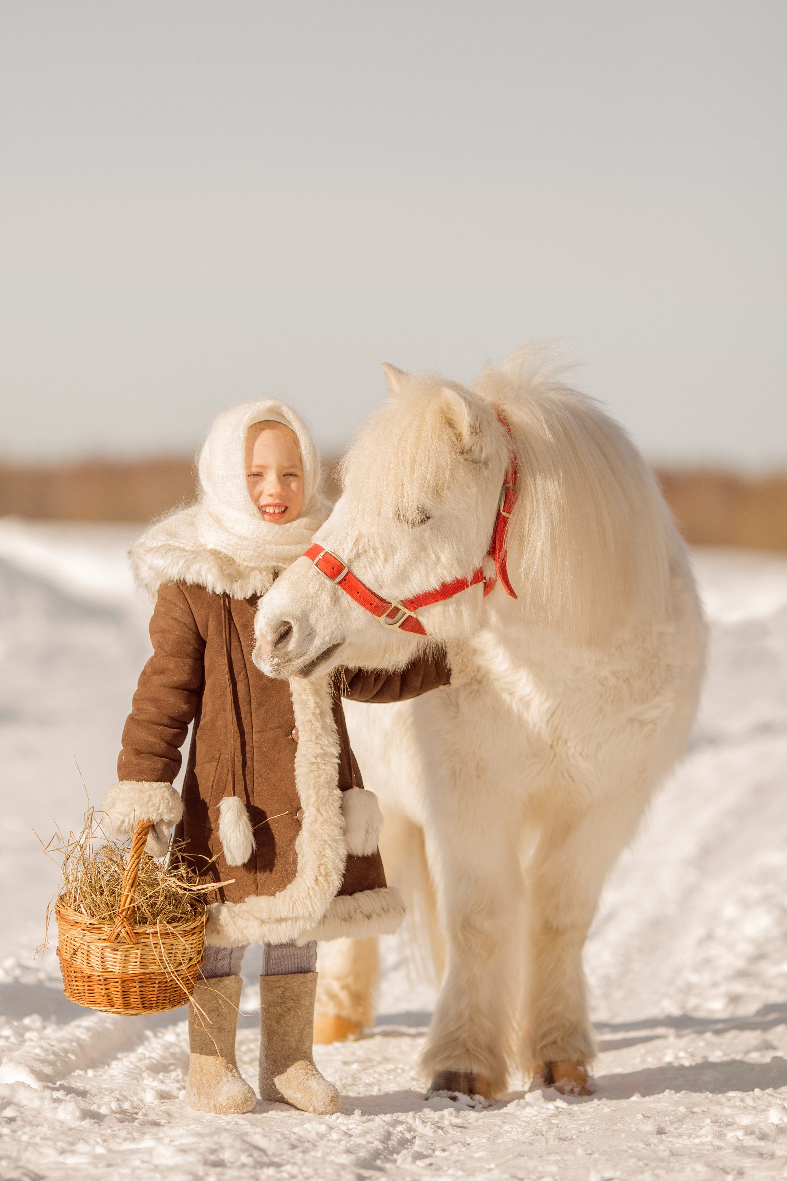 Деревенские фото ребенка с пони