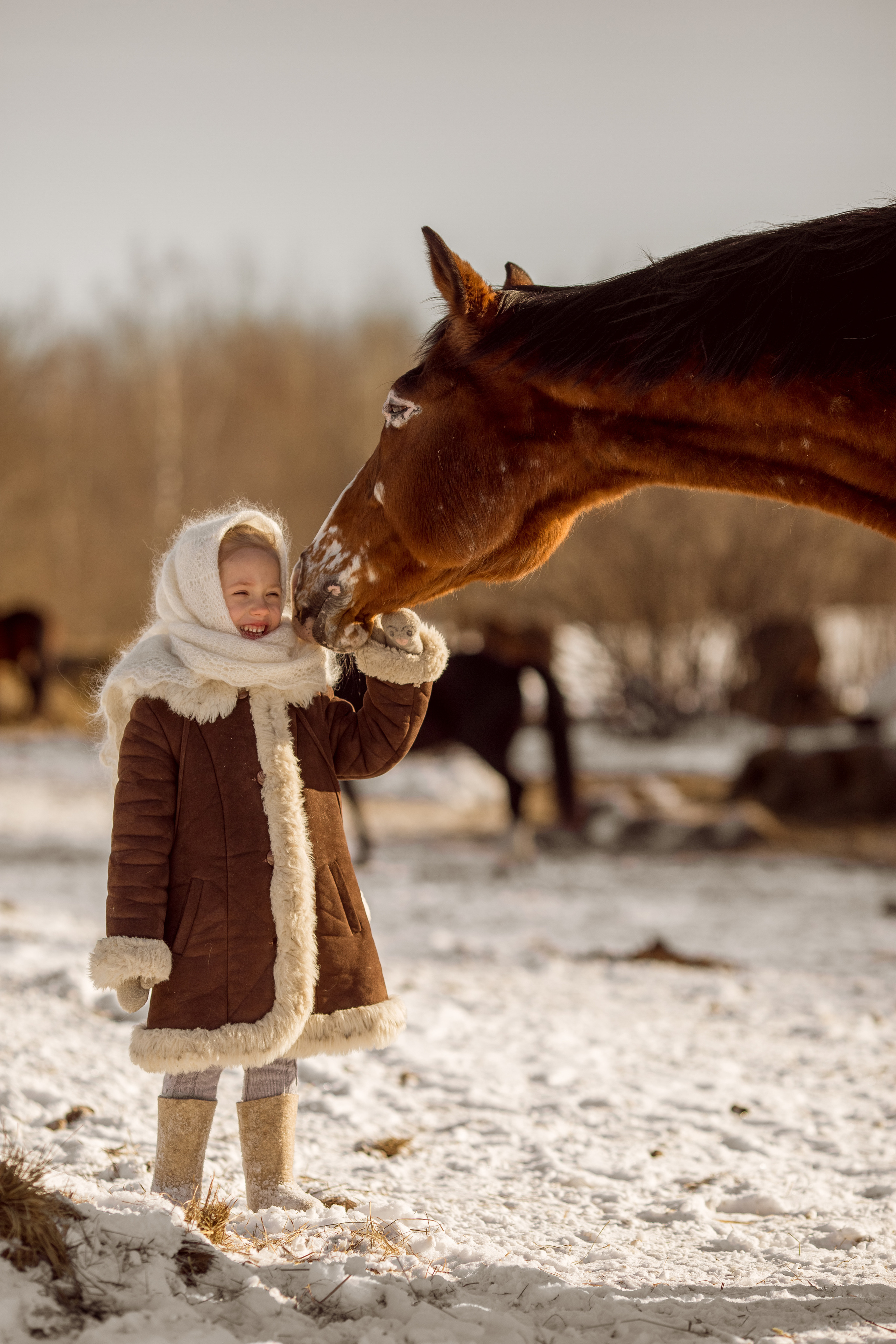 Деревенские фото ребенка с пони