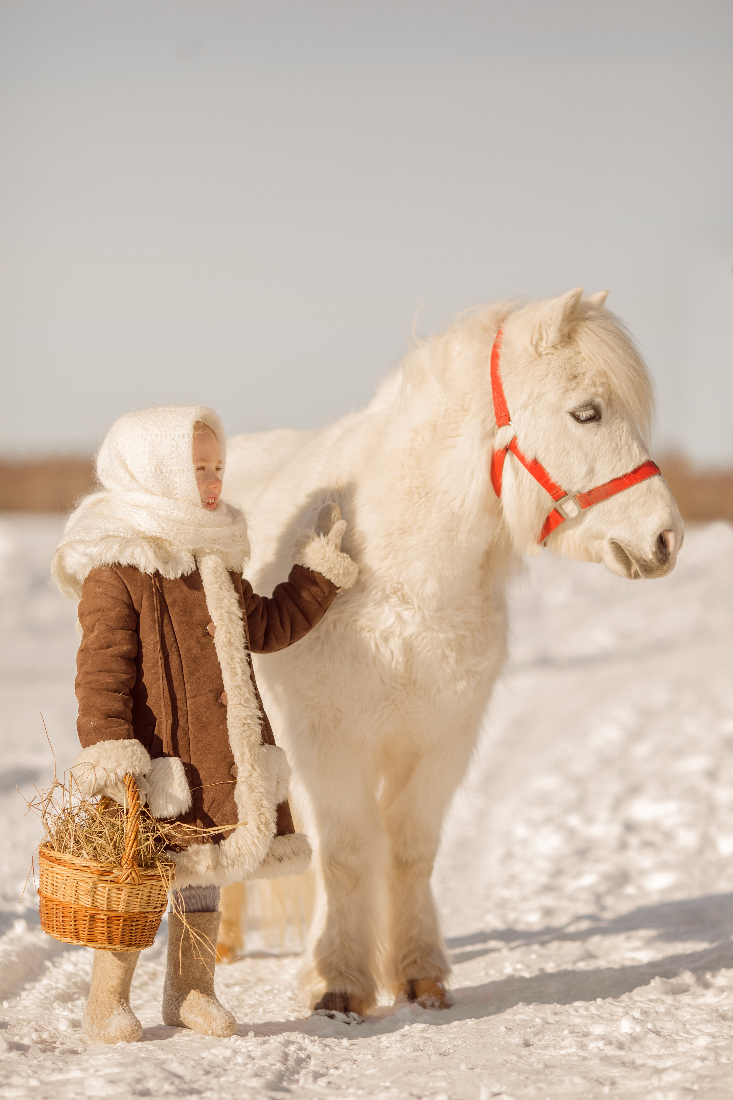 Деревенские фото ребенка с пони