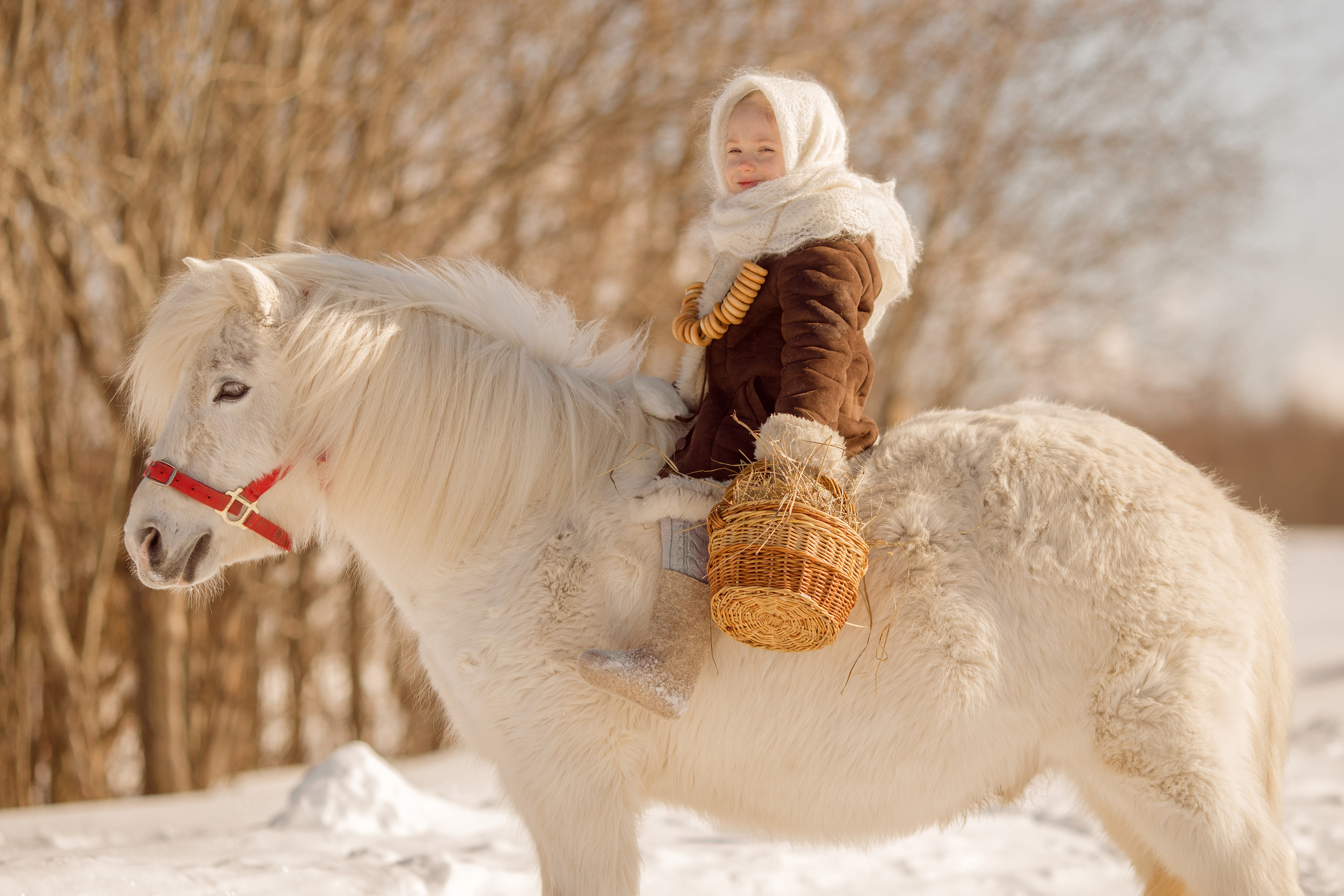 Деревенские фото ребенка с пони