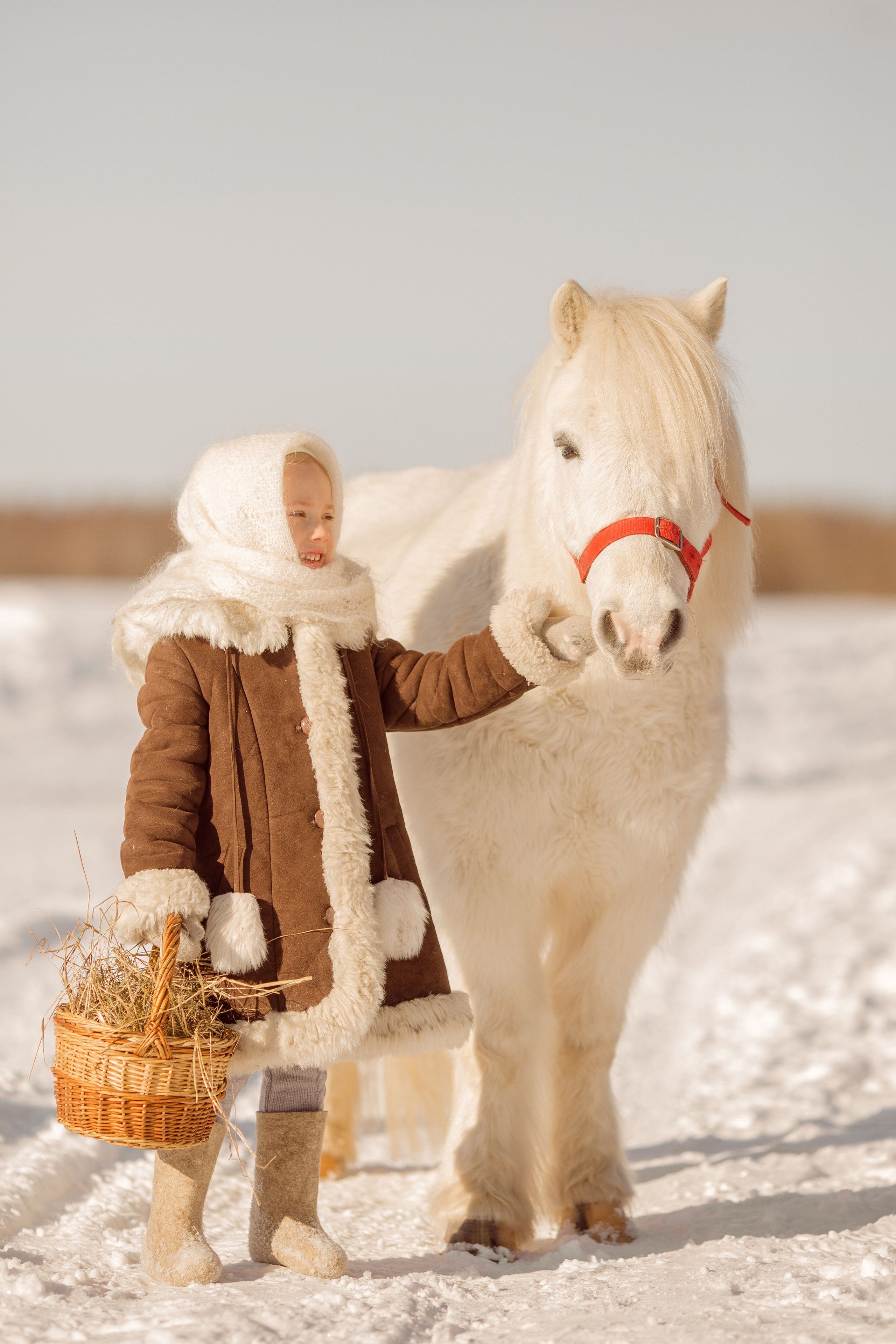 Деревенские фото ребенка с пони