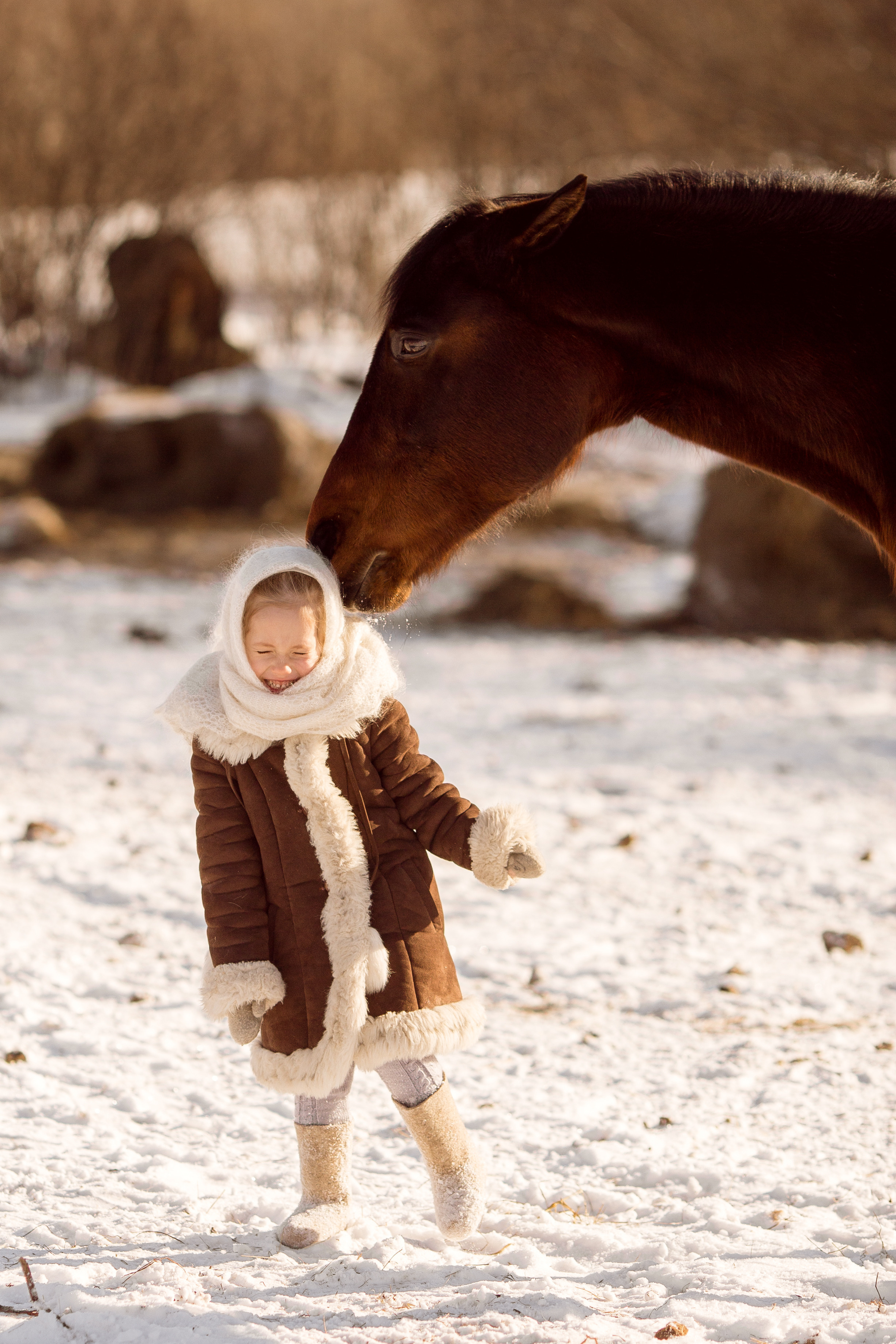 Деревенские фото ребенка с пони