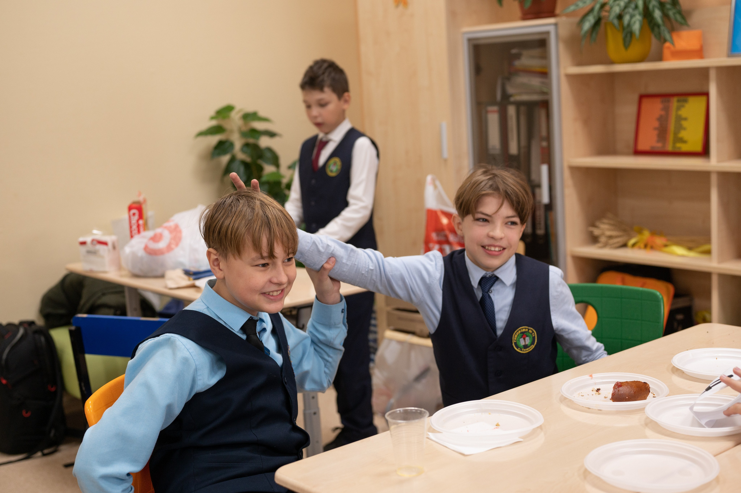 Репортаж мероприятия в классе 5Ж 16 гимназия 2024 г. Фотограф новорожденных, семейный детский в Тюмени Татьяна Морозова