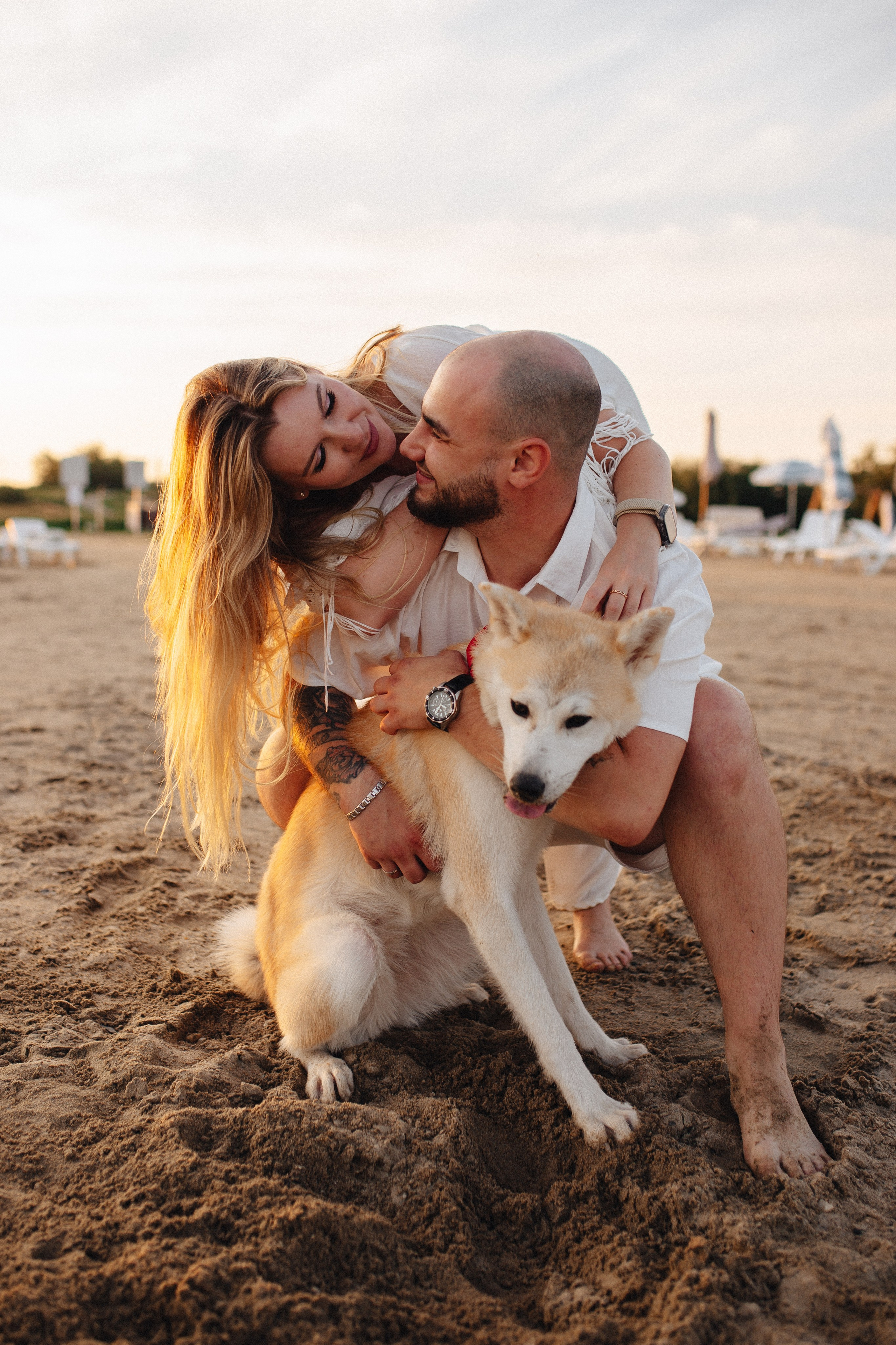 Летним вечером на пляже. Свадебный фотограф Новосибирск