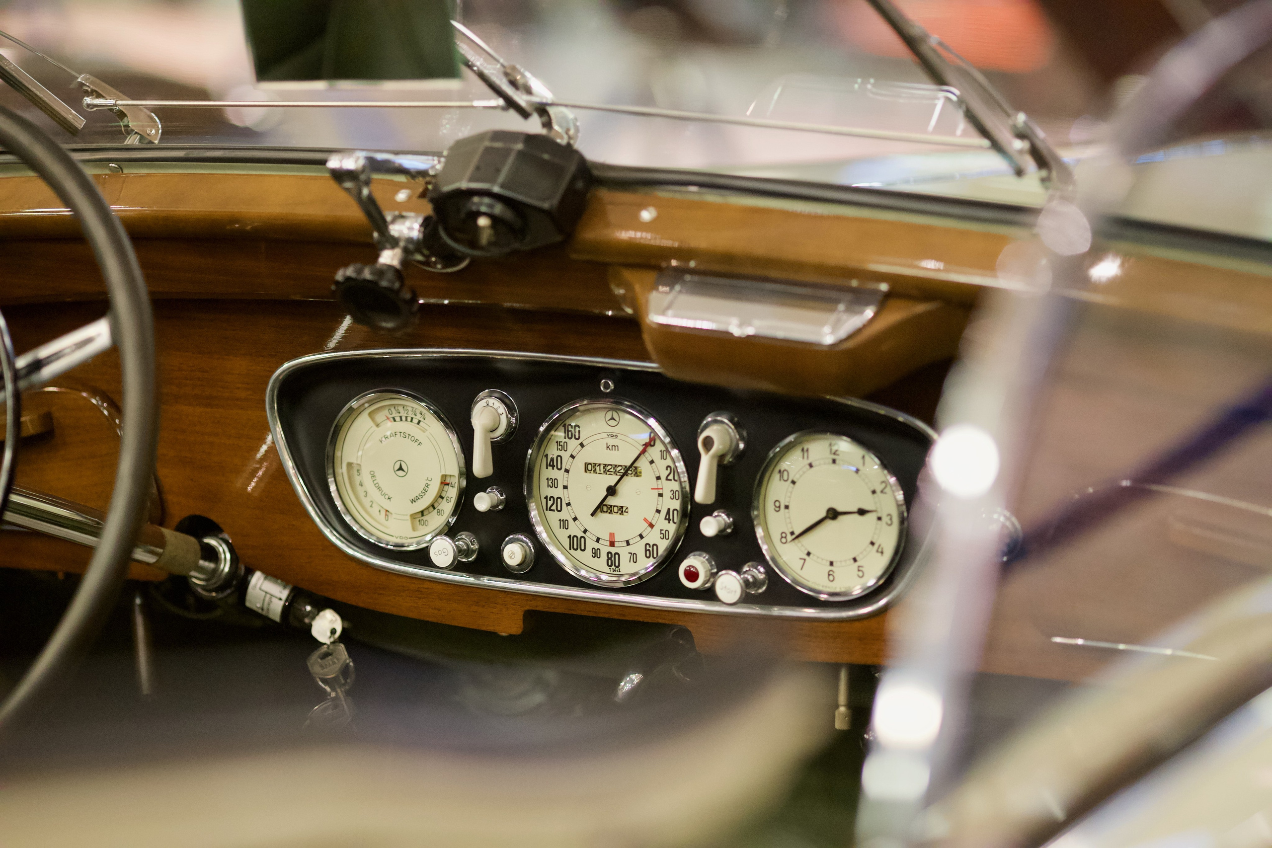 Музей Техники Вадима Задорожного. Школьные выпускные альбомы в Москве Марина Николаева