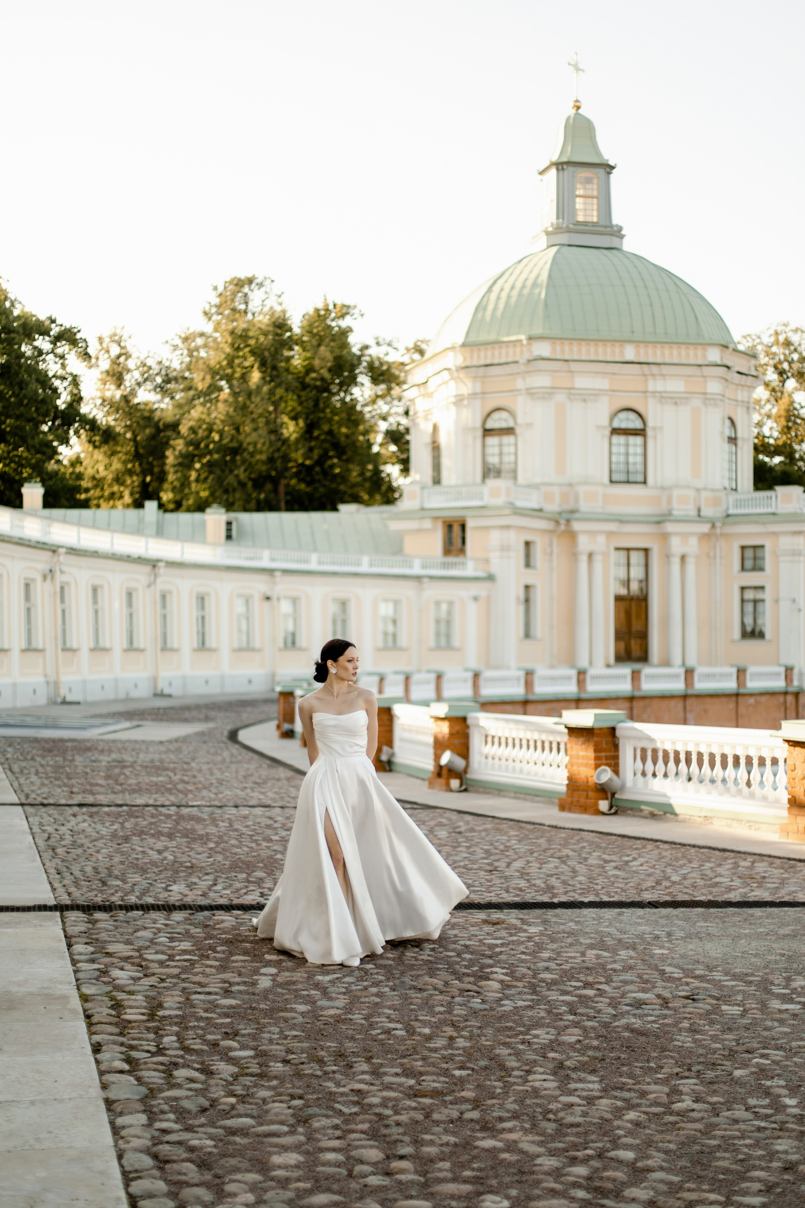 Свадебная прогулка в Ораниенбауме. Свадебный и портретный фотограф в Миассе Филиппенко Дарья