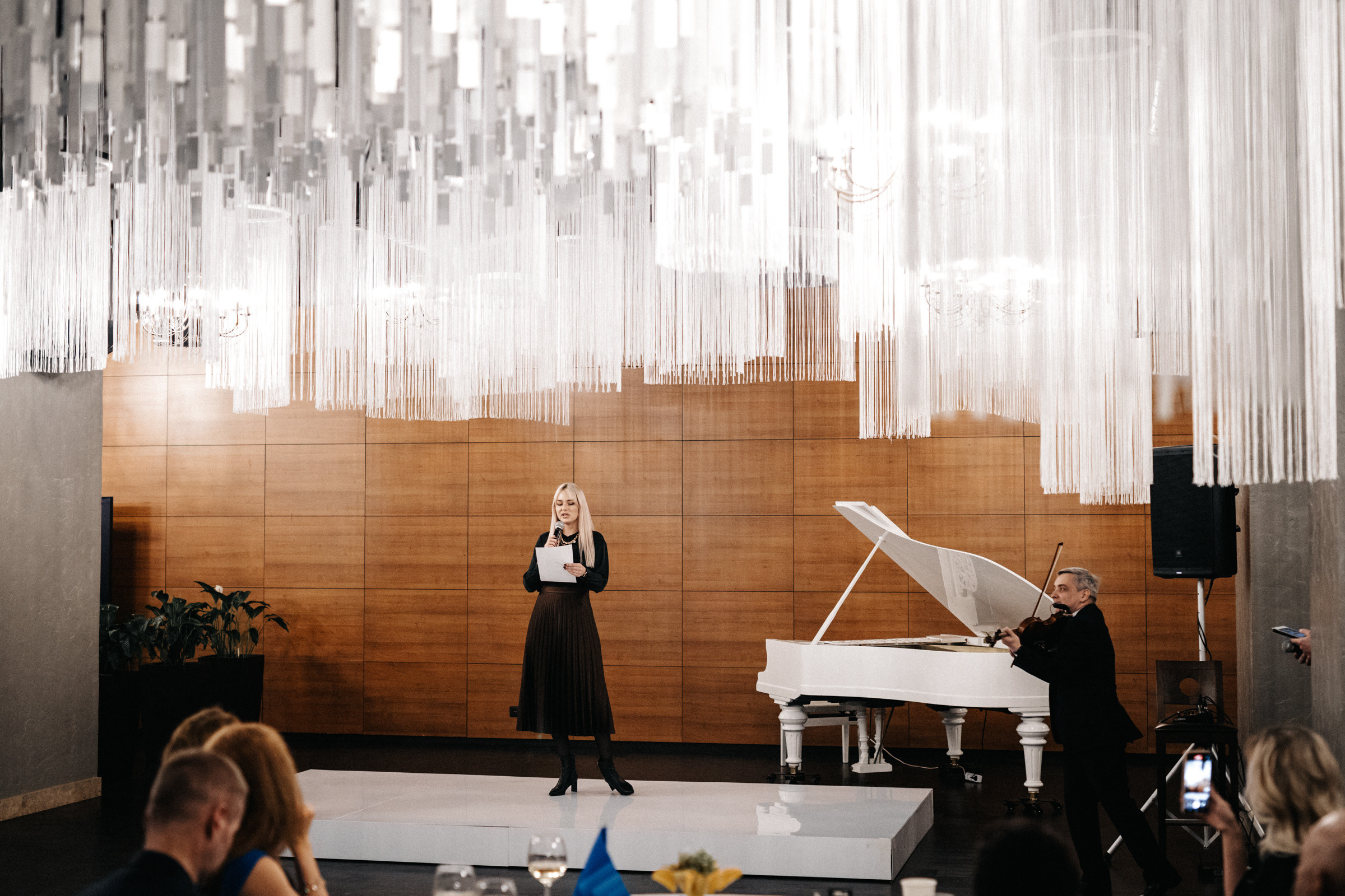 Поэтический вечер-посвящение Александру Пушкину в Арт-Лига. Бизнес фотограф в Новосибирске Александр Рощин