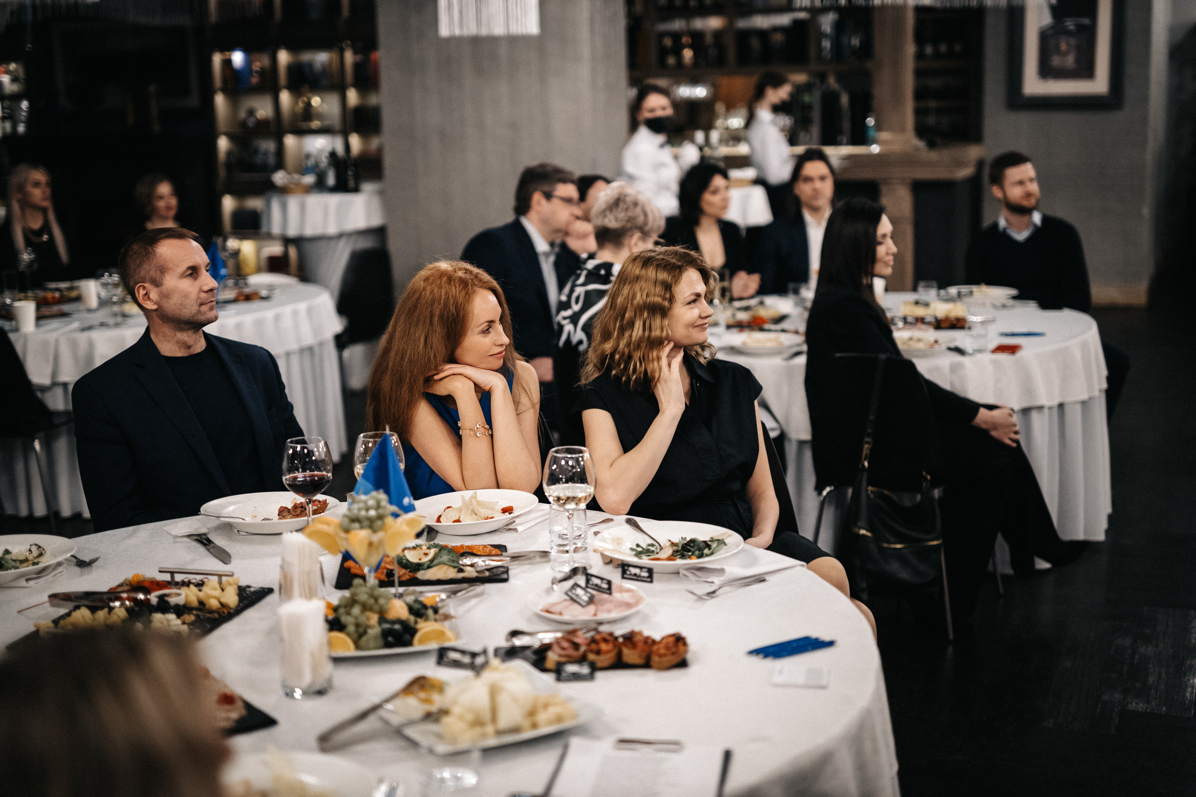 Поэтический вечер-посвящение Александру Пушкину в Арт-Лига. Бизнес фотограф в Новосибирске Александр Рощин