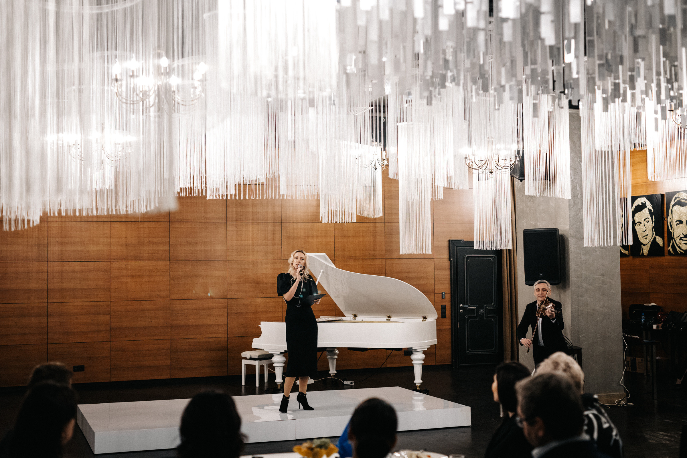 Поэтический вечер-посвящение Александру Пушкину в Арт-Лига. Бизнес фотограф в Новосибирске Александр Рощин