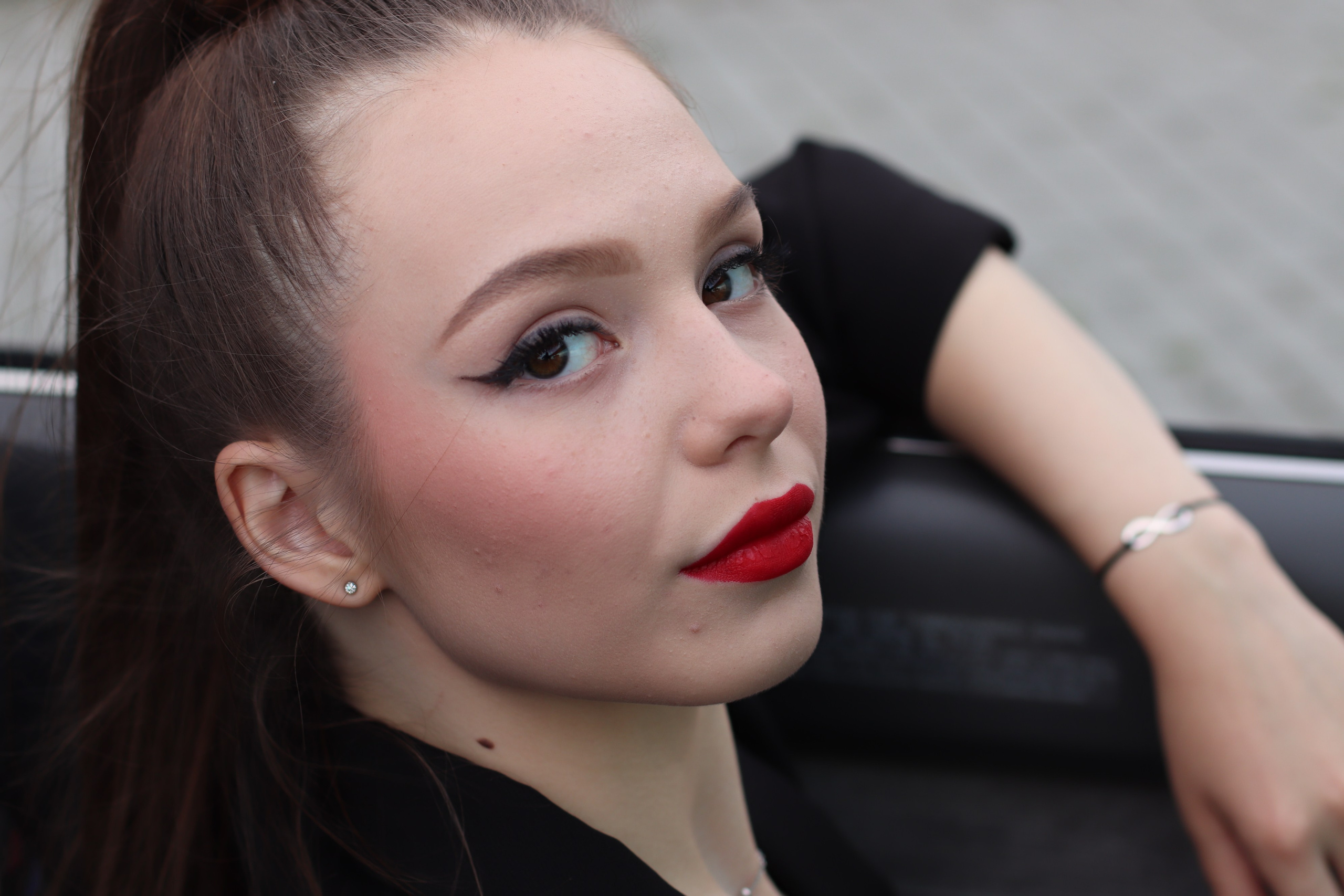 Кабриолет, фото в кабриолете, старинная машина, спортивная машина. Свадебный, семейный, женский и детский фотограф из Екатеринбурга