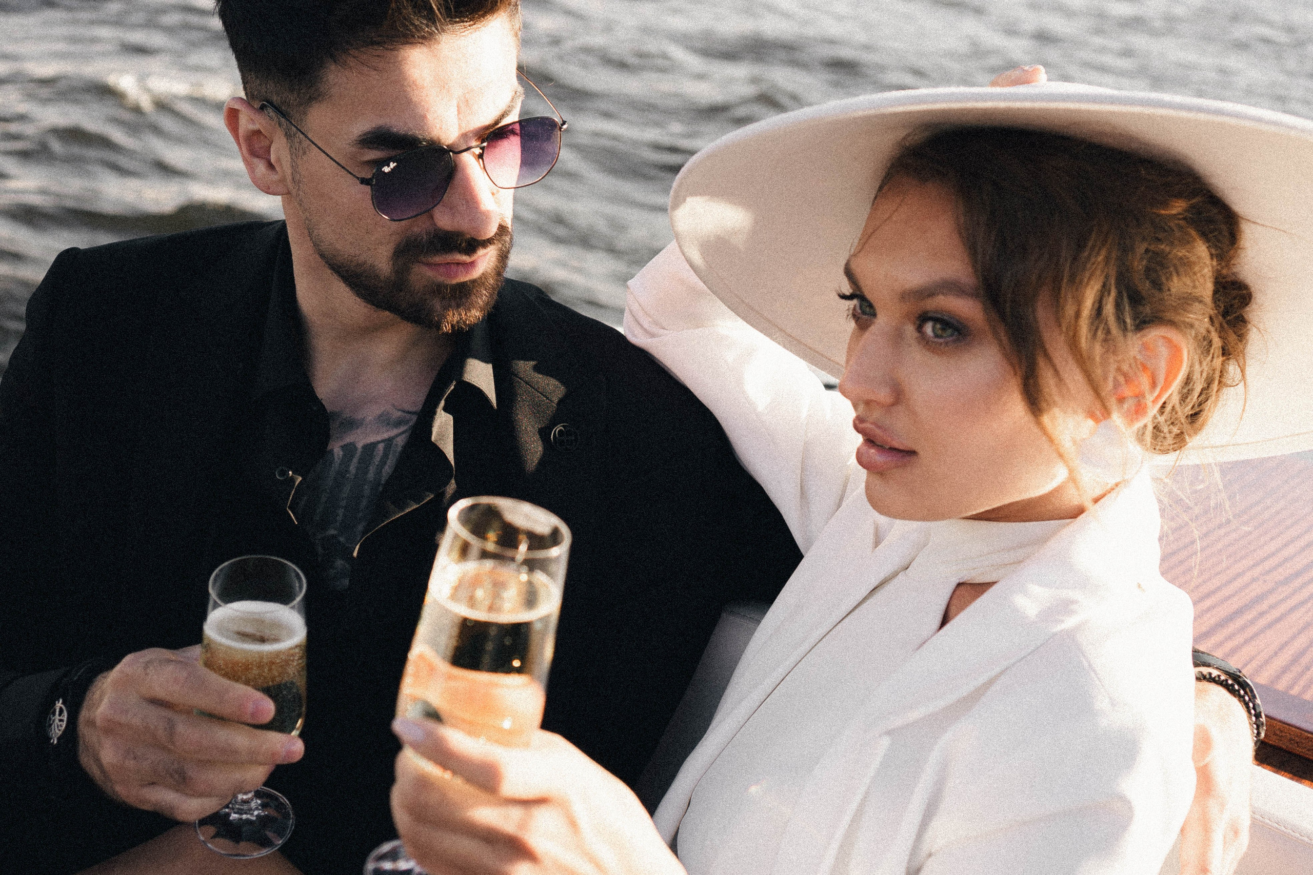 СВАДЕНБНАЯ СЬЕМКА НА КАТЕРЕ ПО КАНАЛАМ САНКТ-ПЕТЕРБУРГА И В АКВАТОРИИ НЕВЫ. Профессиональный фотограф, Санкт-Петербург — Виктория Богомолова