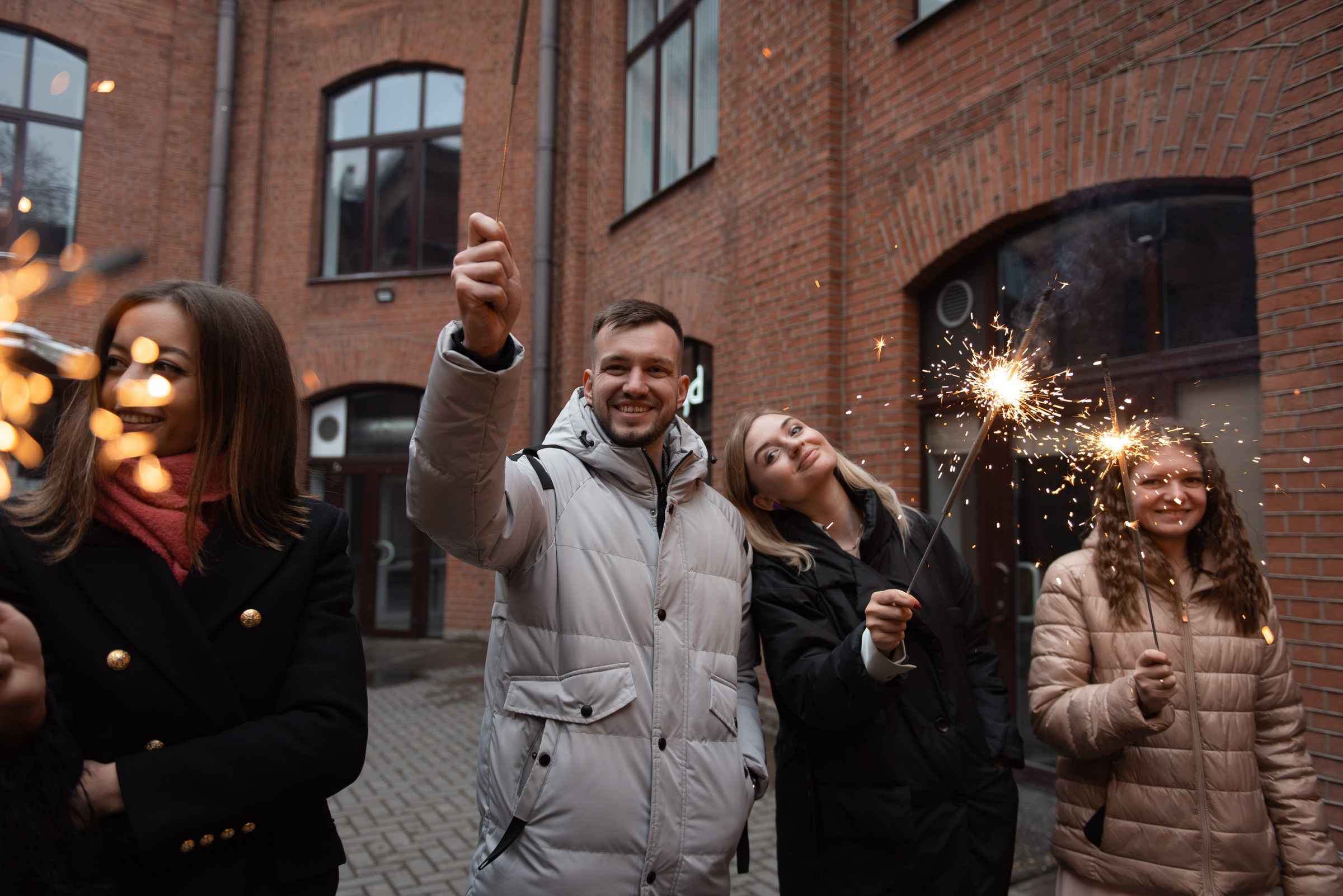 свадебный банкет в весеннем лофте