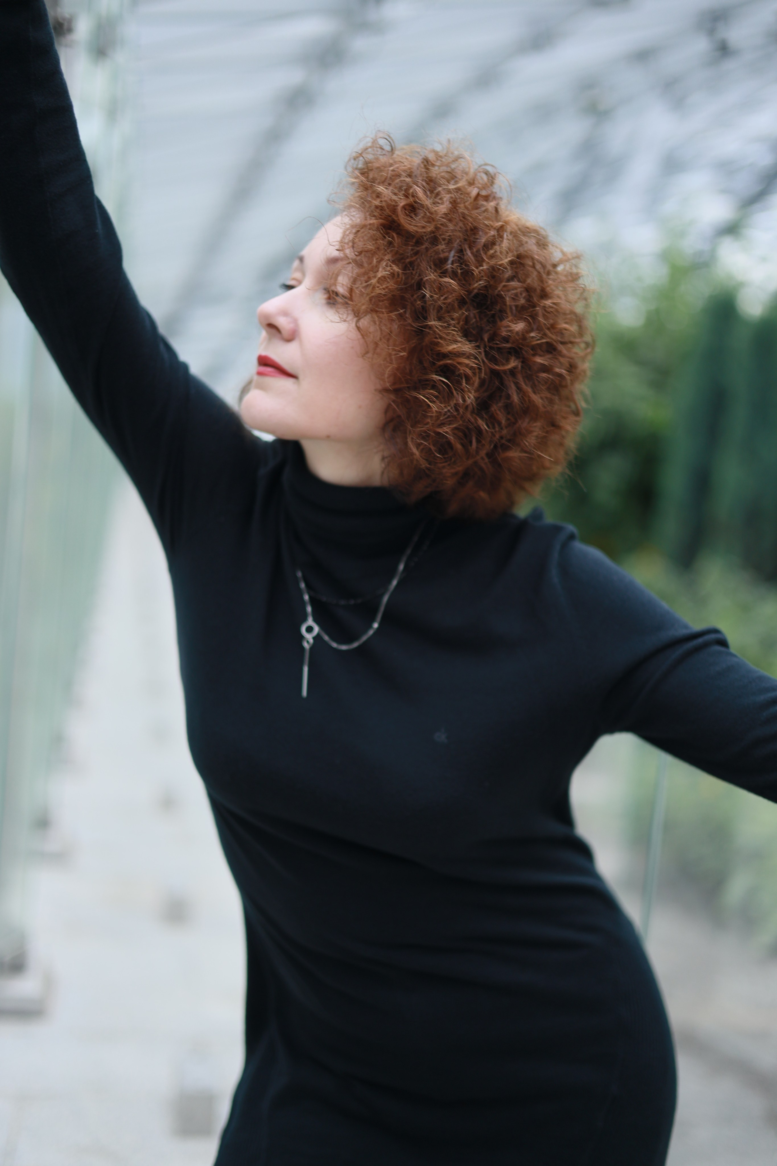 Larisa walking in the park. Family, portrait, content photo in Costa Rica Evgeniya Besprozvannykh