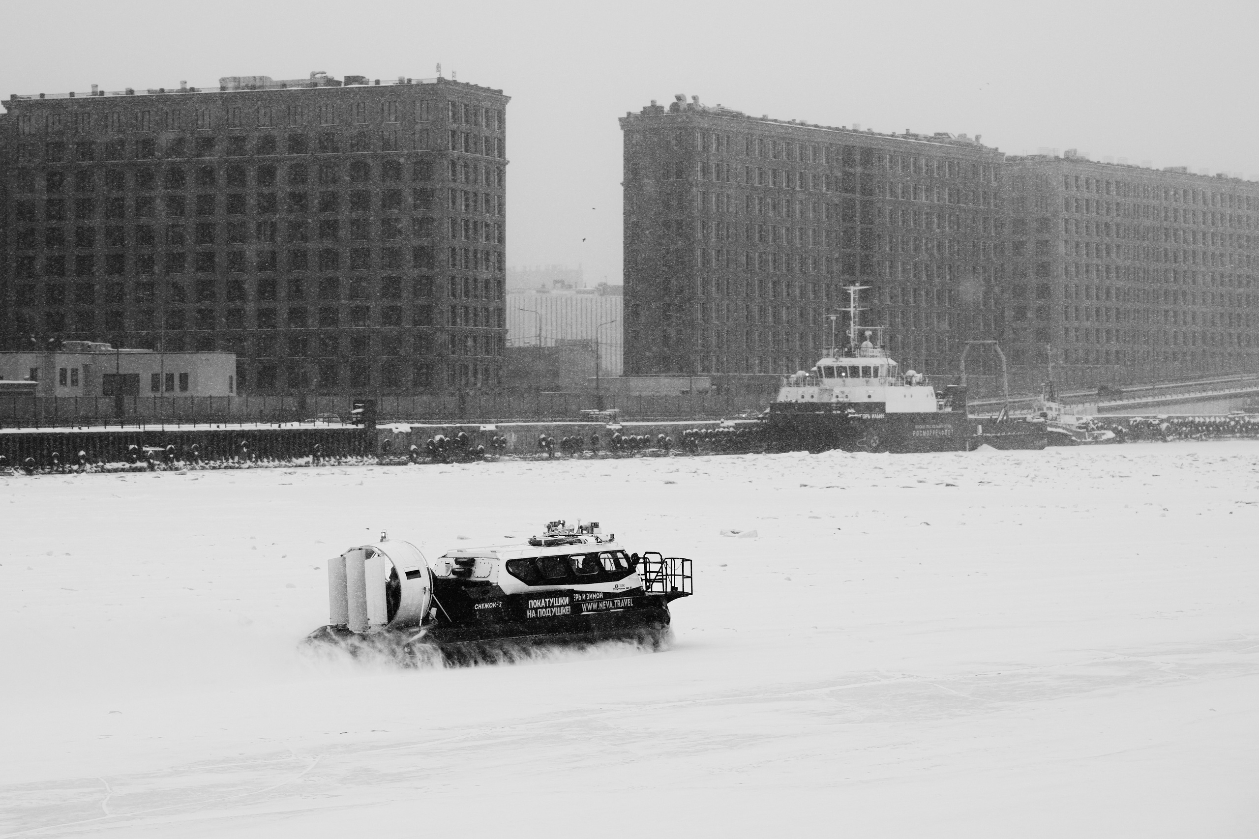 Стрит-фотография в Санкт-Петербурге — фотосессия | Филипп Линзин. Репортажный и портретный фотограф в Санкт-Петербурге Филипп Линзин