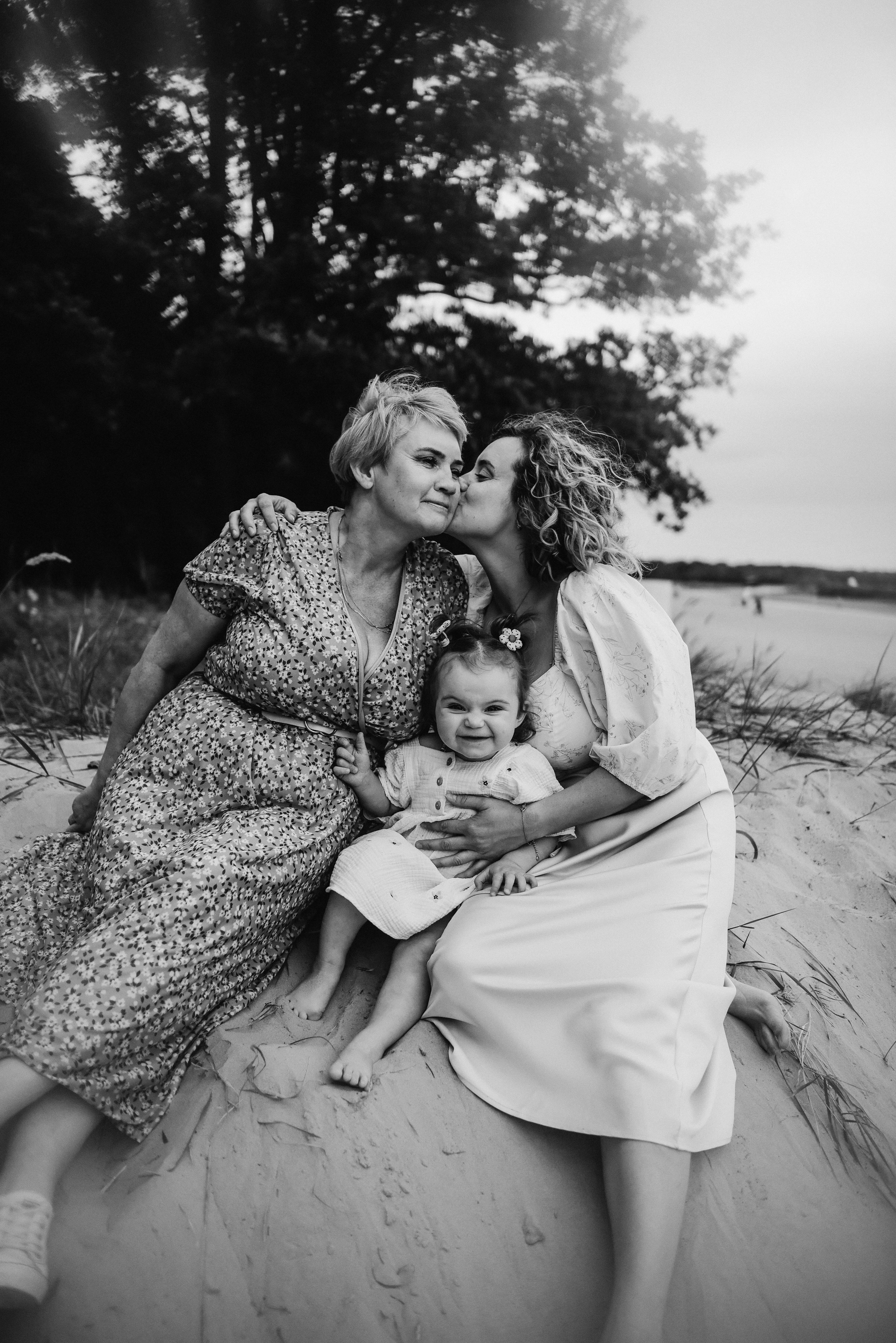 Съемка поколений на заливе. Елизавета Юлия Сергей и Ия. Семейный и свадебный фотограф в Санкт-Петербурге Яна