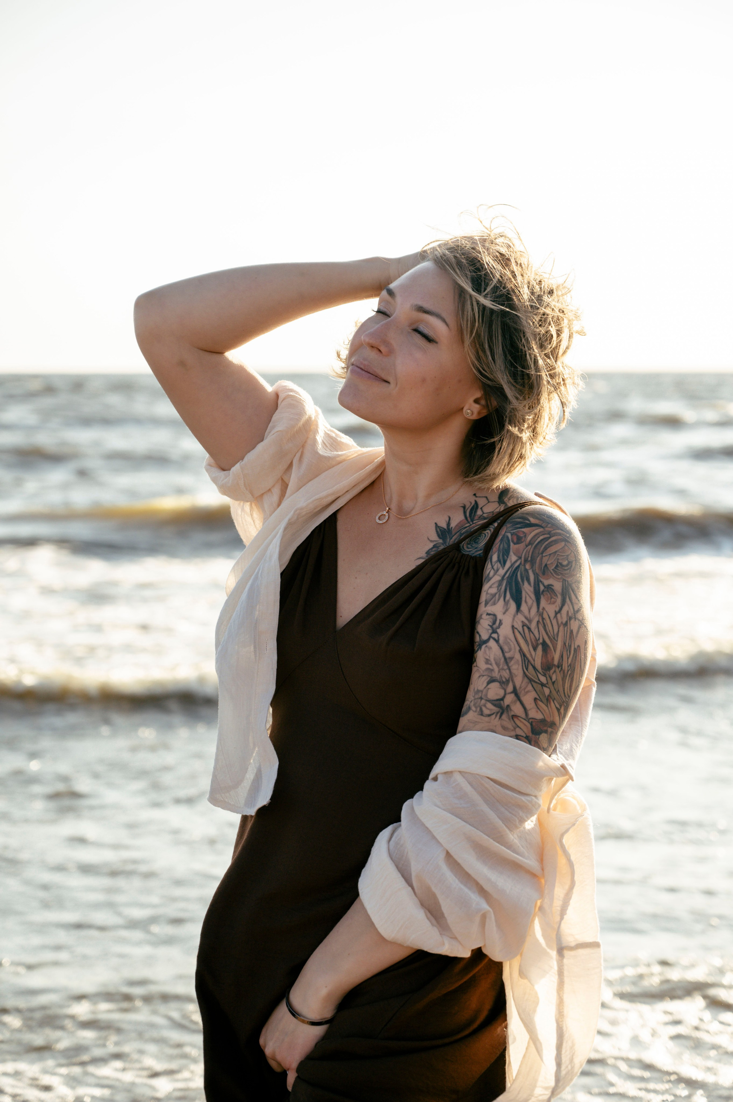 Алина. Профессиональный фотограф беременности в СПБ. Стильные фотосессии беременности в стиле минимализм и классическая фотография