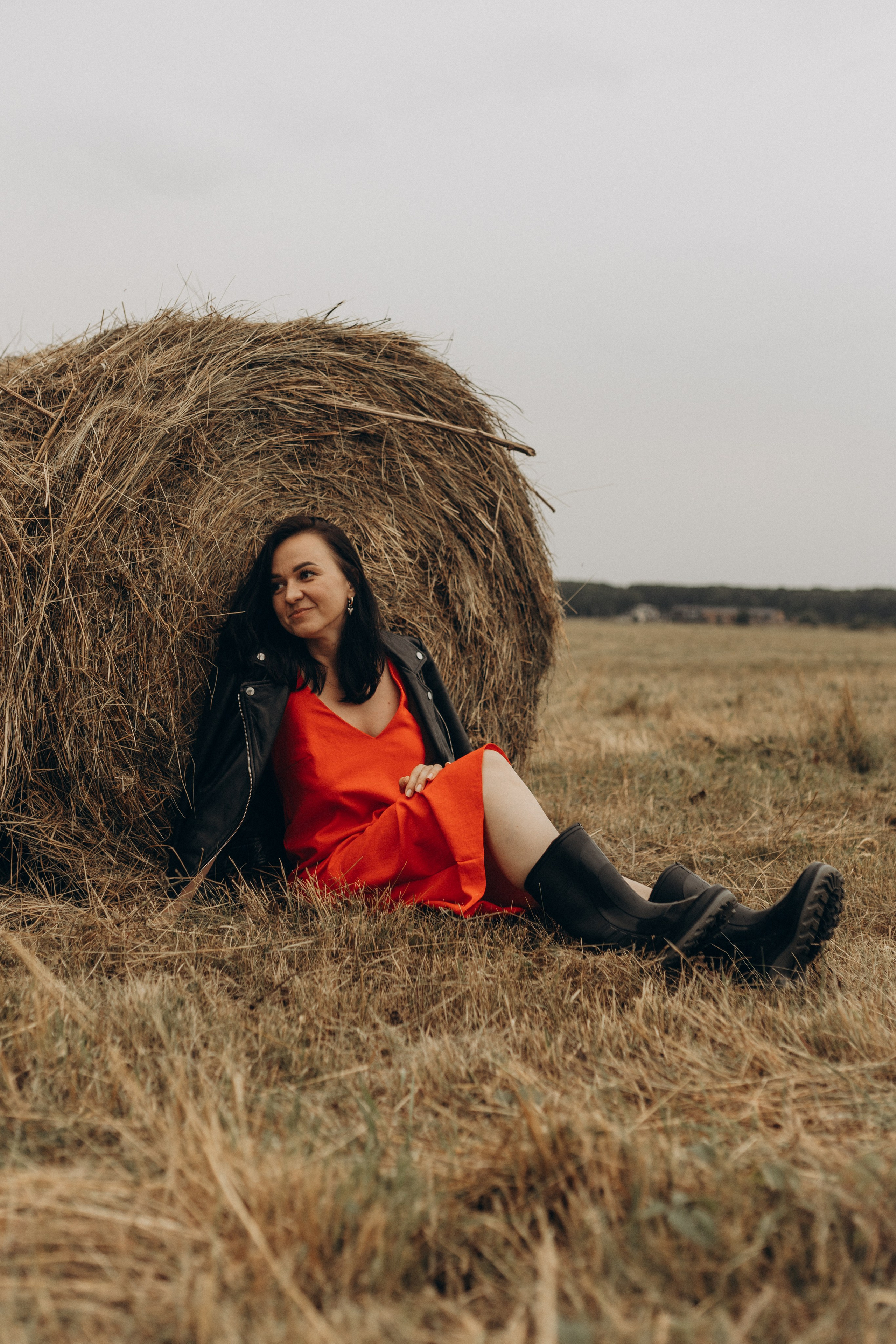 Кристина — индивидуальная фотосессия (стога, поле). Фотограф в Ставрополе Svetlana Matveeva