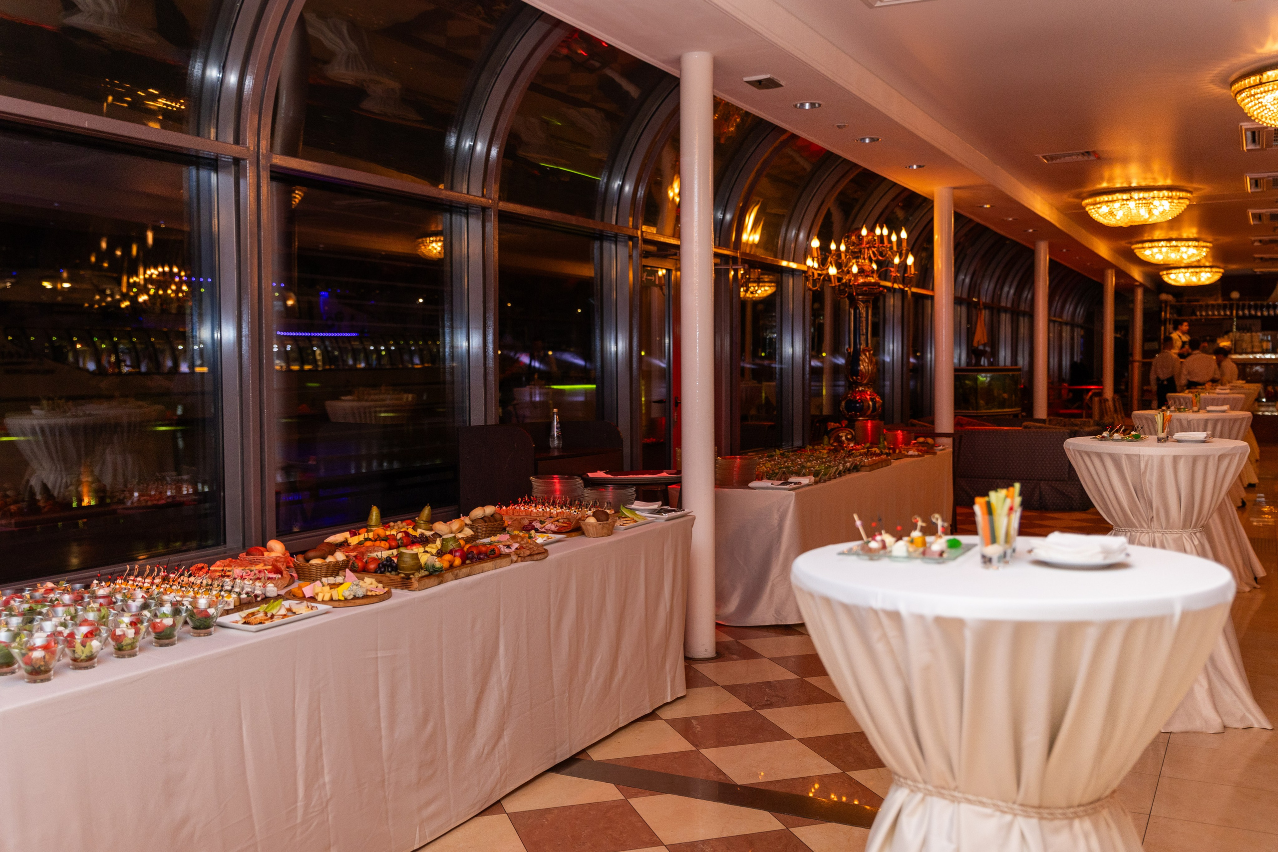 Корпортитв на теплоходе. Фотограф в Москве Десятова Ксения