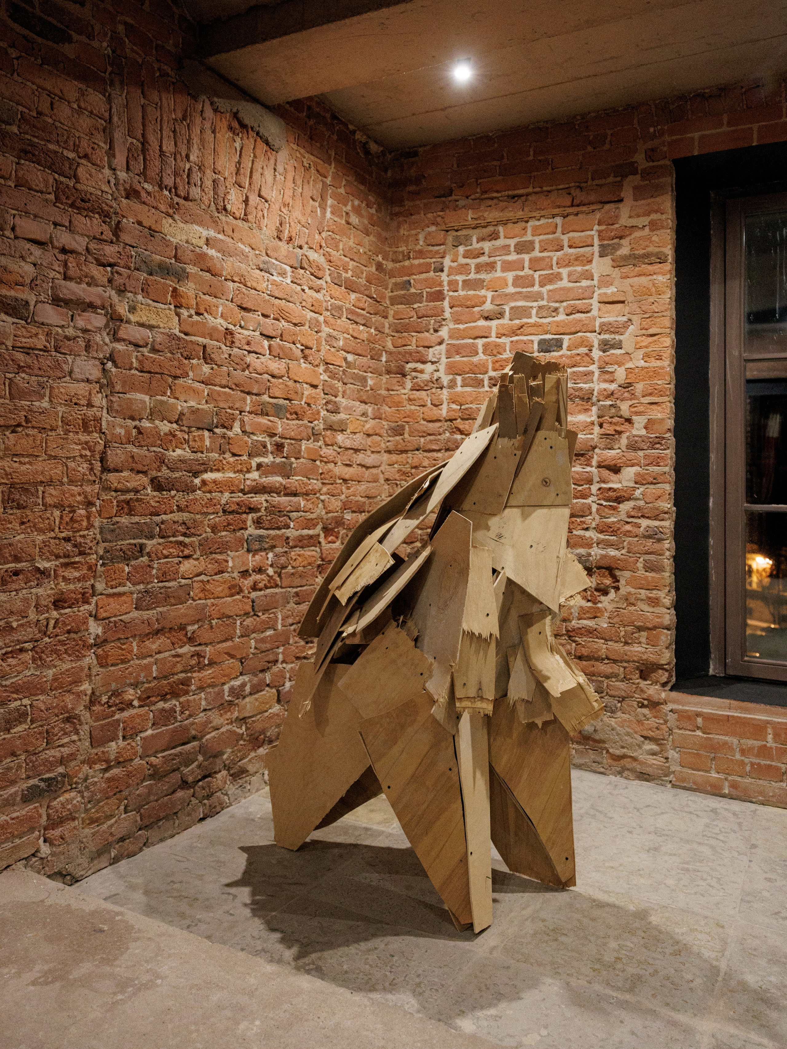 STAY HIDEOUT. Anna Zavediy