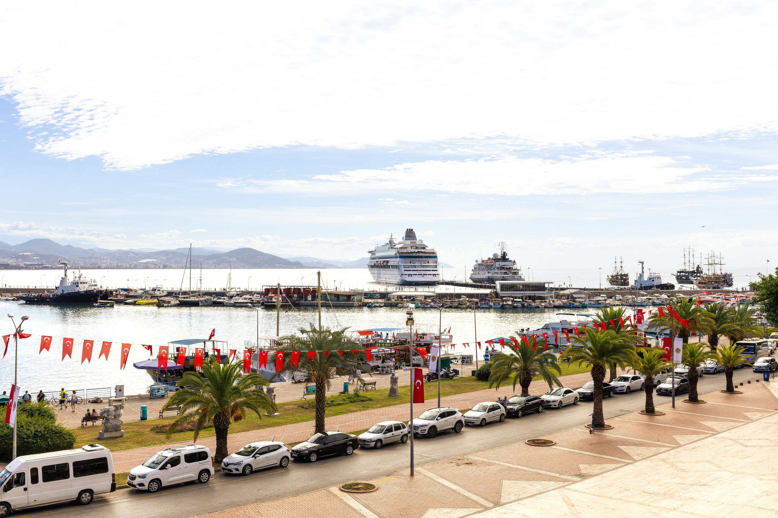 Алания. Фото департамент круизного лайнера Астория Гранде