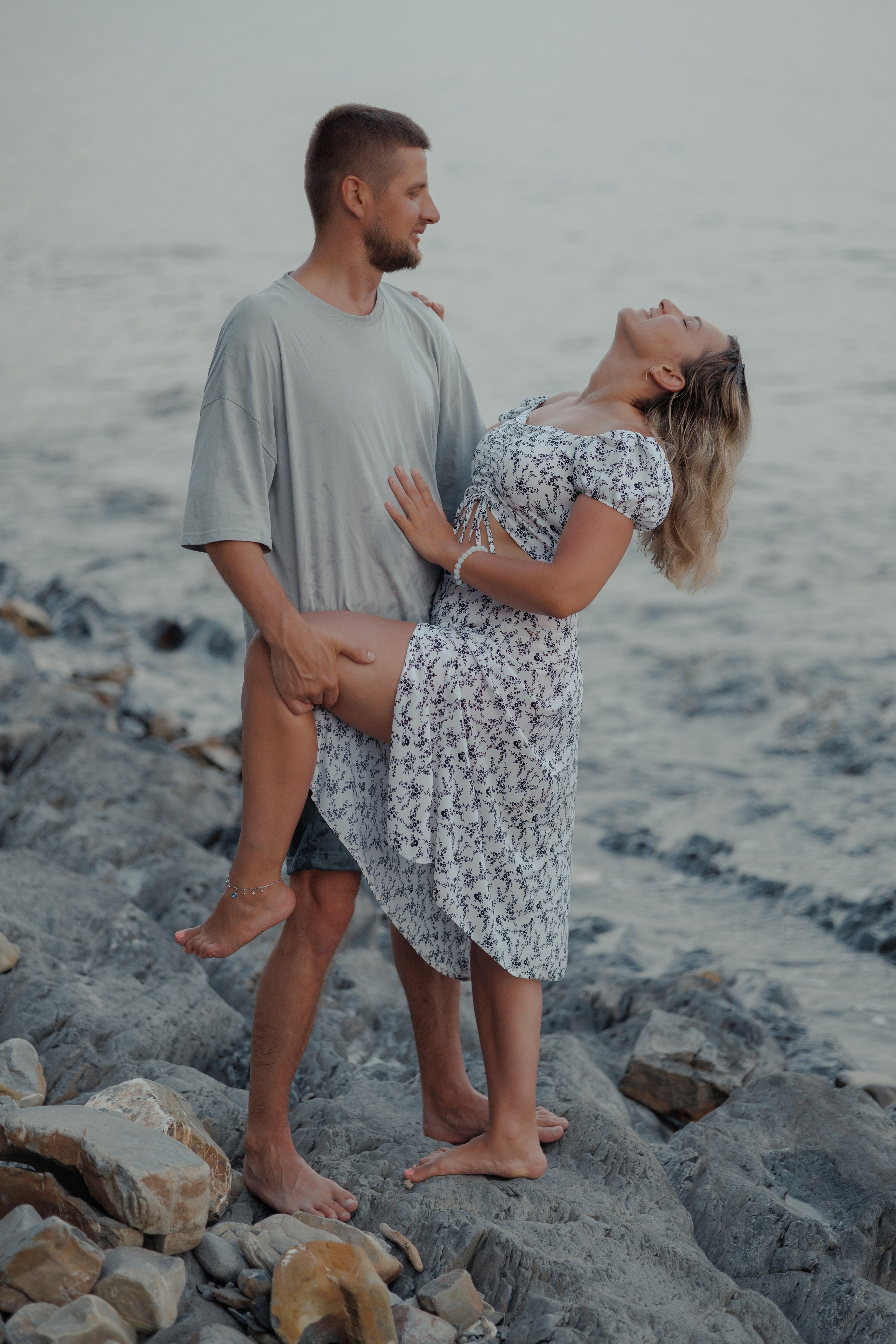 Семейная прогулка на берегу моря. Семейный и портретный фотограф в Геленджике Любовь Бодрова