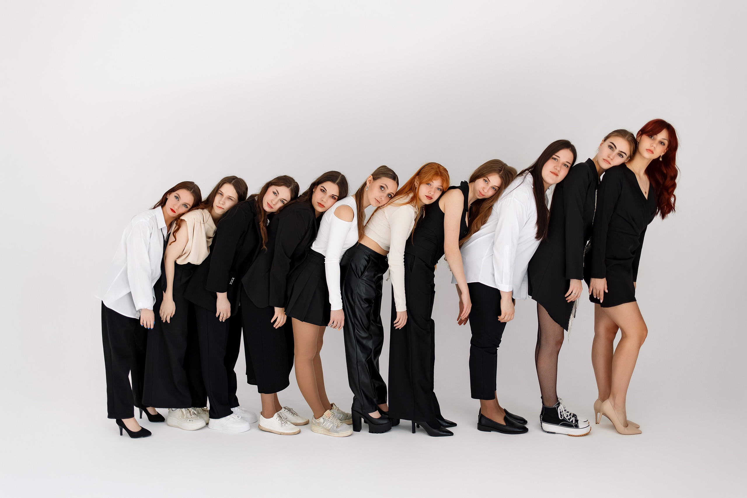 11 класс съемка на циклораме. Фотограф Любовь Корниенко, Примоский край