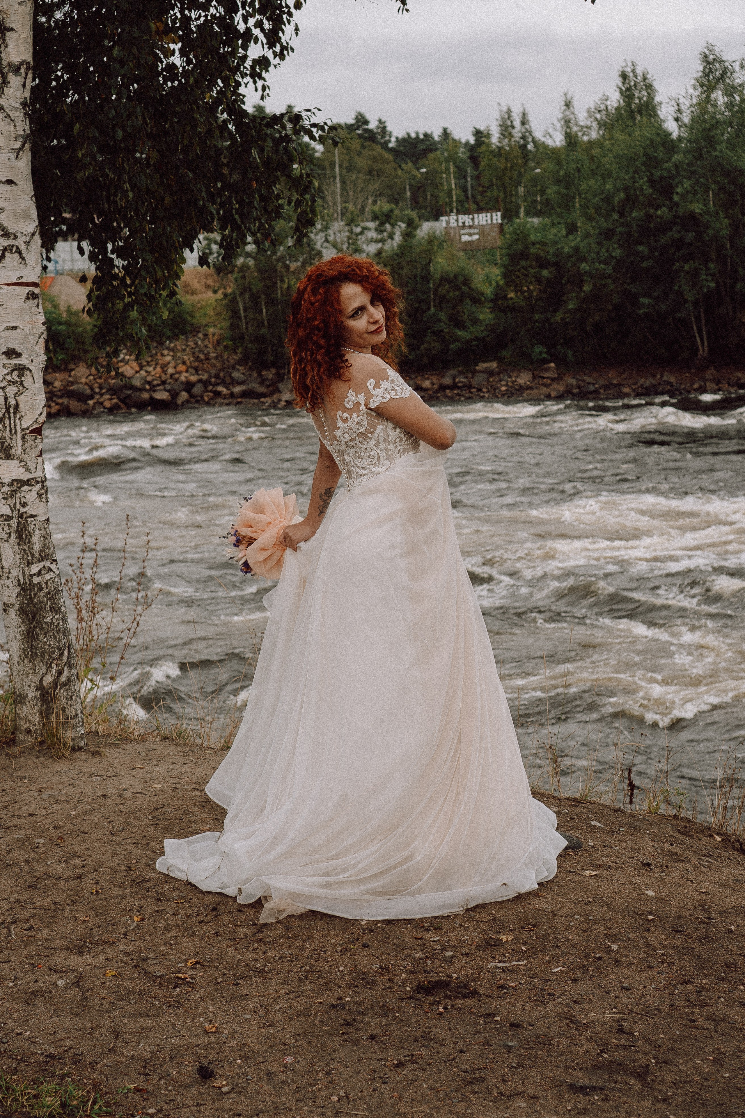 СВАДЕБНАЯ ФОТОСЕССИИЯ ПАРЫ В ГОРОДЕ ПРИОЗЕРСК В СОСНОВОМ ЛЕСУ И С ПИКАПОМ. Профессиональный фотограф, Санкт-Петербург — Виктория Богомолова