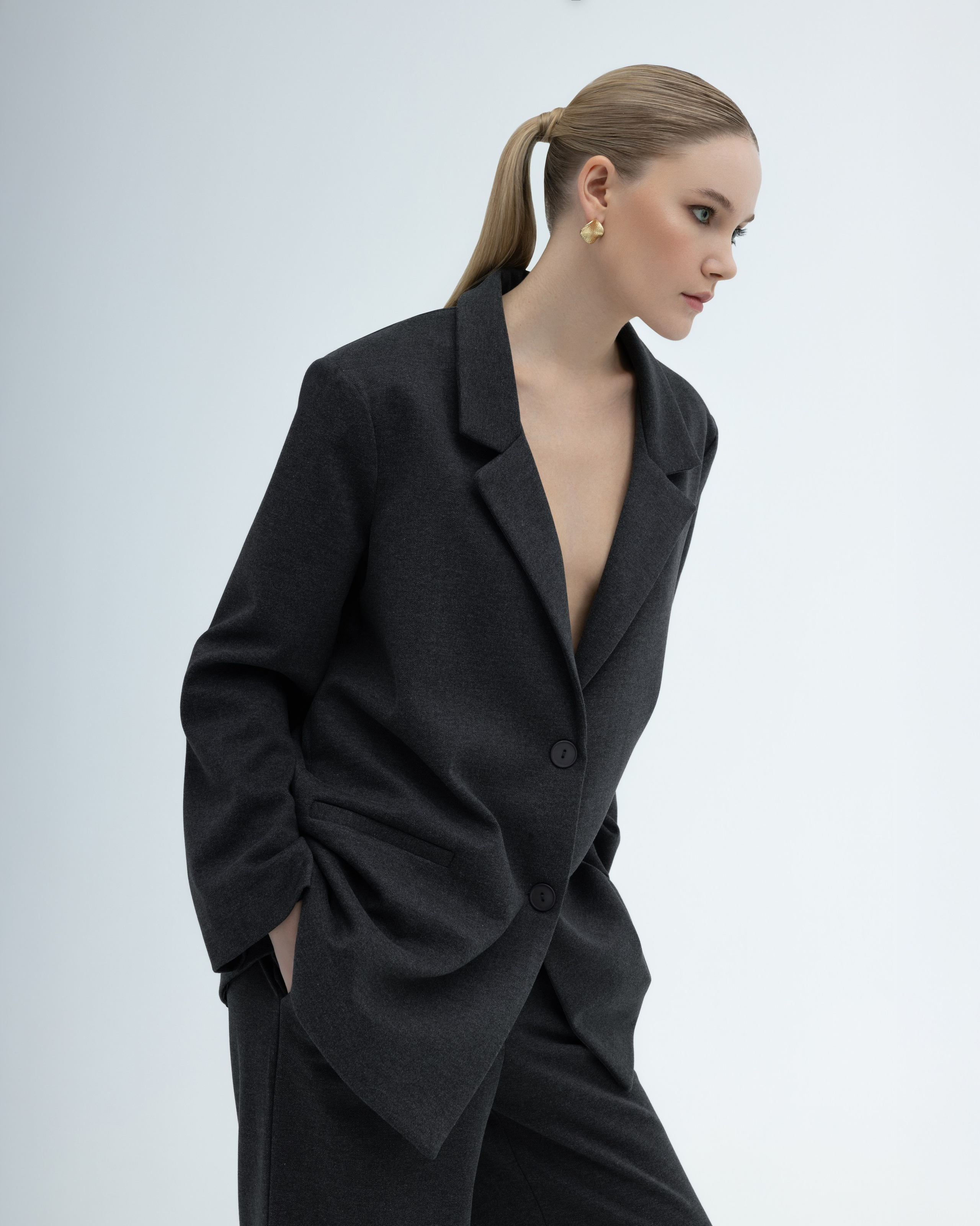 Voix. Photographer. Producer. Retoucher