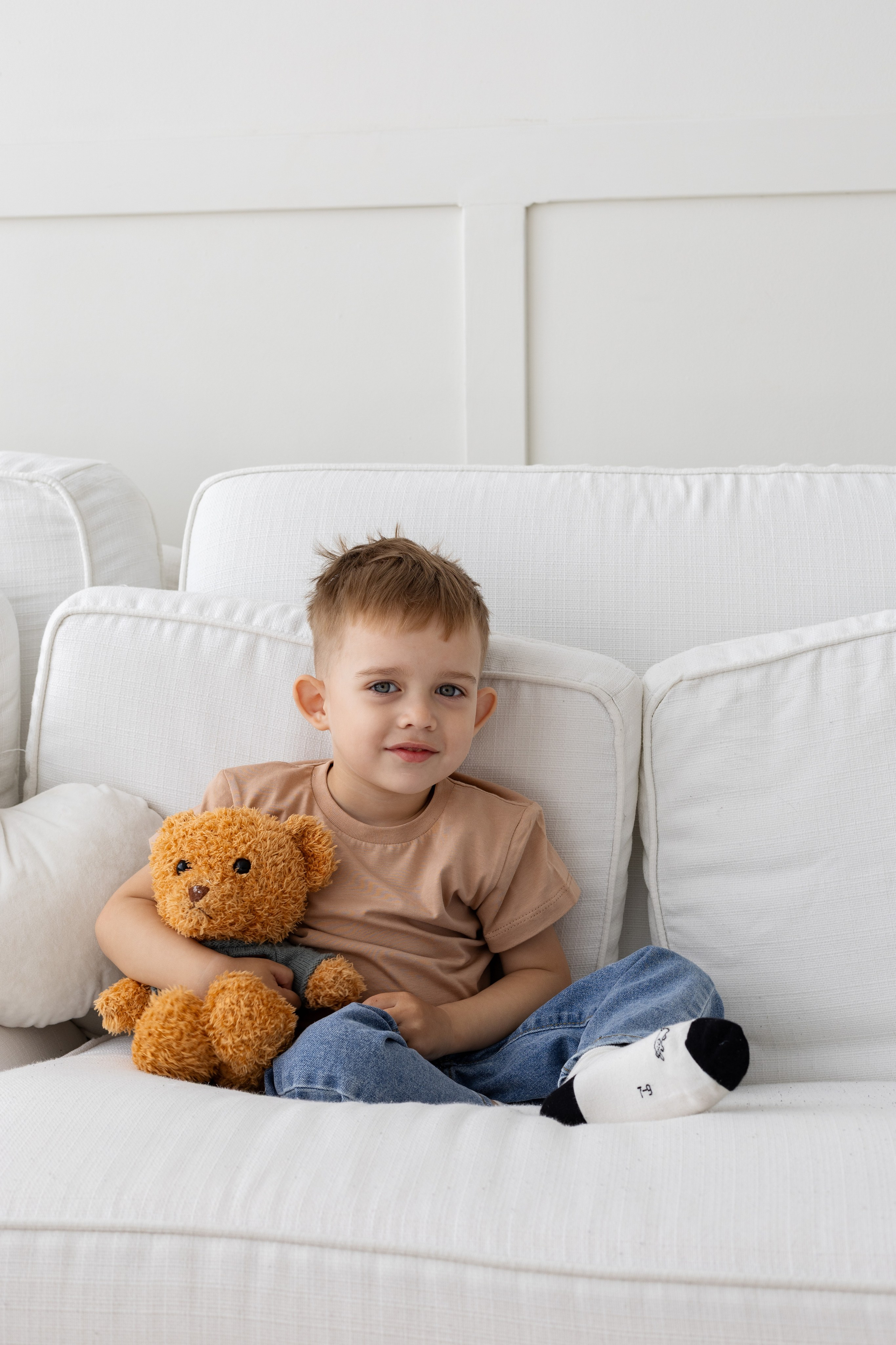 Семейная фотосессия в студии (Михаил, Крестина и Макар). Женский фотограф в Орске Новотроицке Динара Долганова