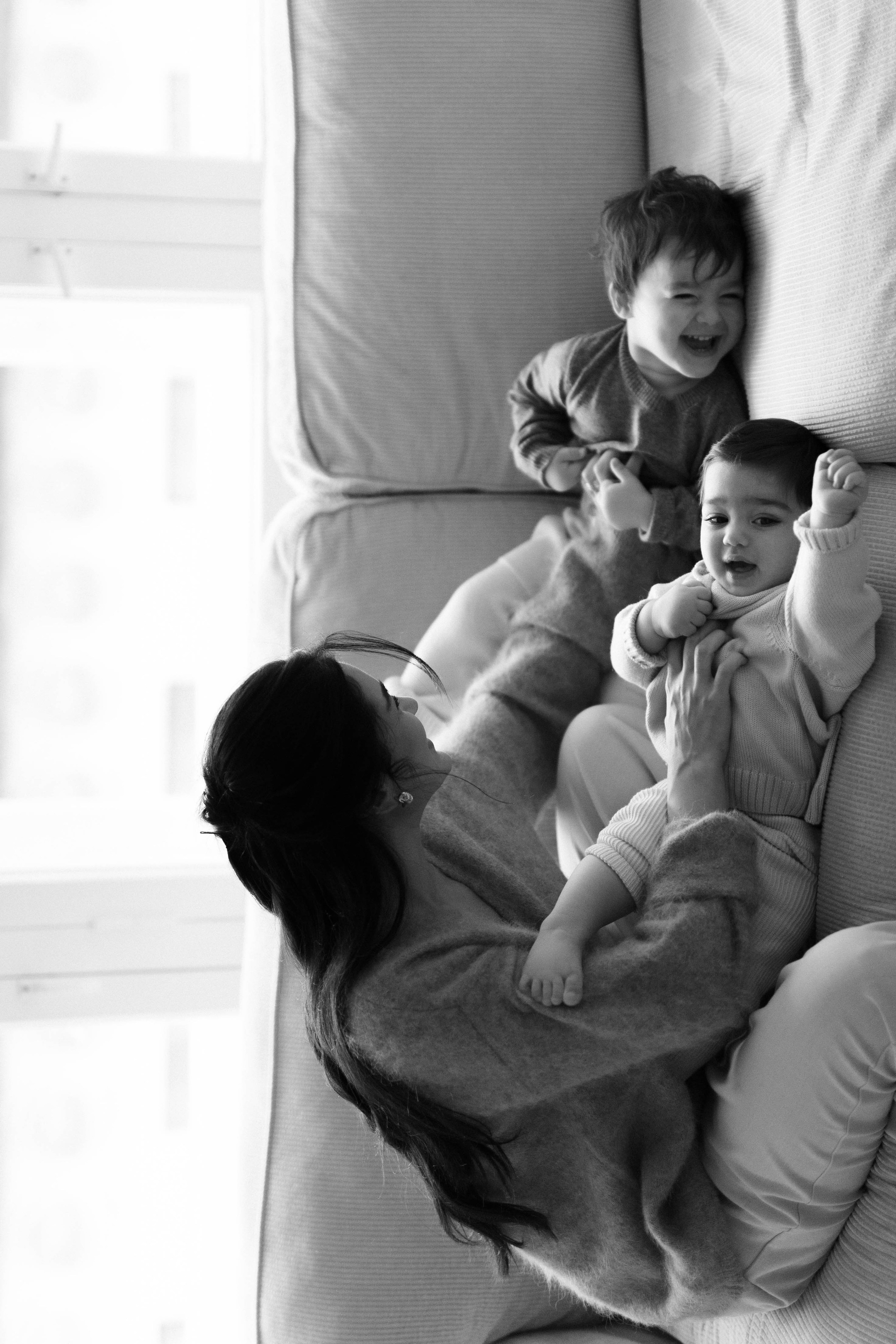 С мамой всегда тепло. Фотография о важном