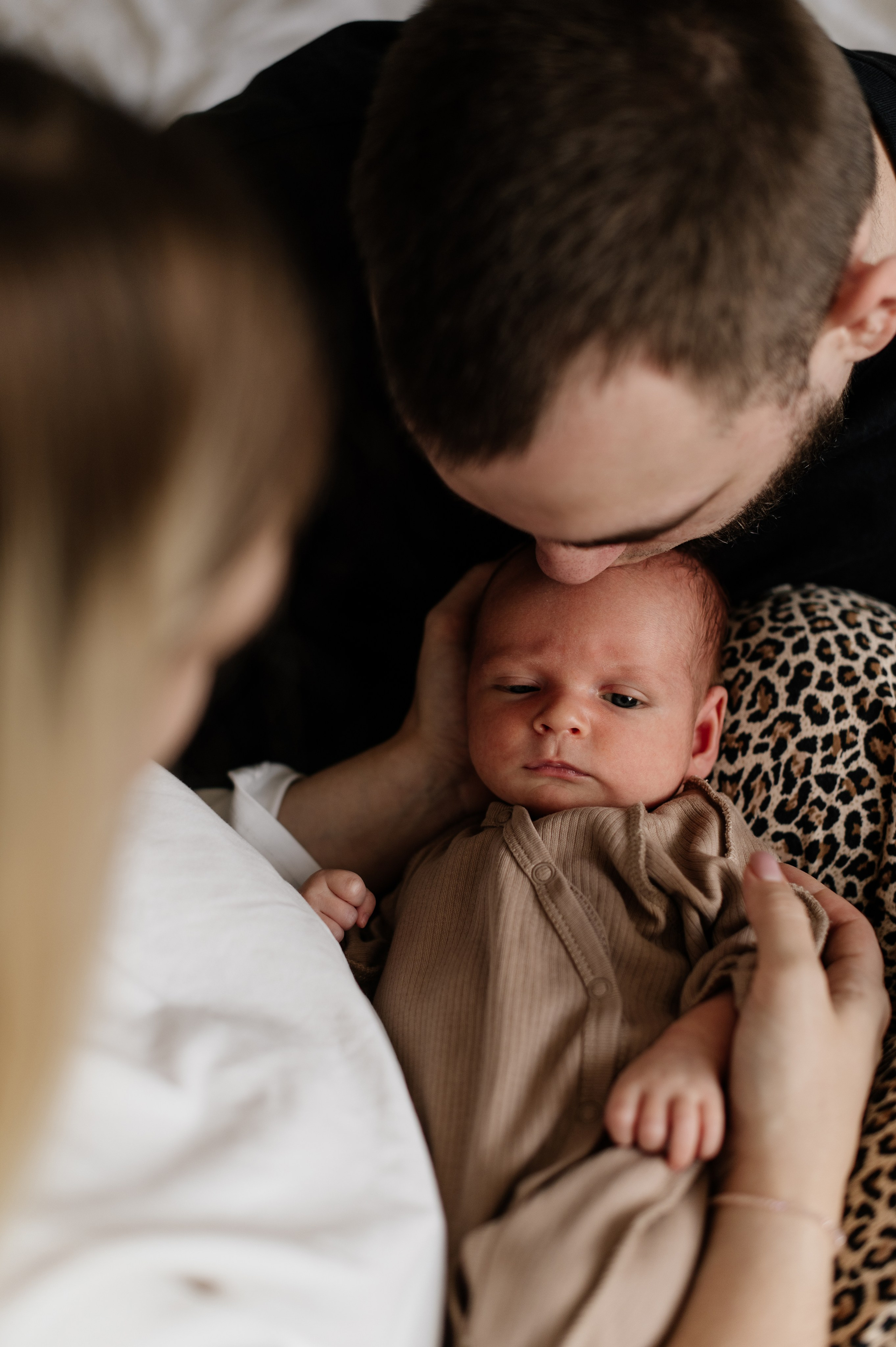 Злата Юнус и Алан дома. Семьи