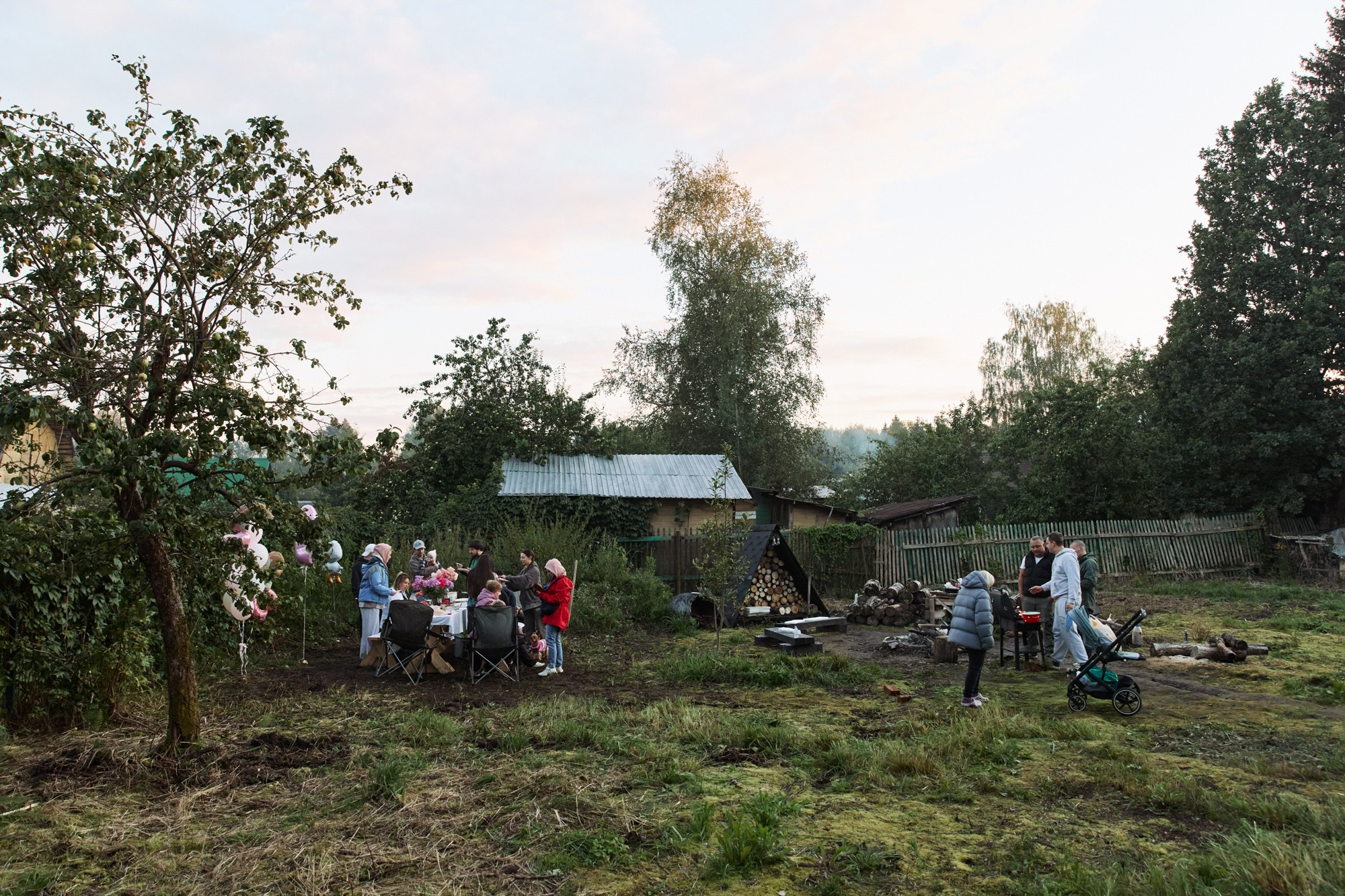 Фотограф на детский день рождения в Москве и Подмосковье: репортажная съемка живых эмоций на даче. Контентный и репортажный фотограф Виталий Кулешов | Москва