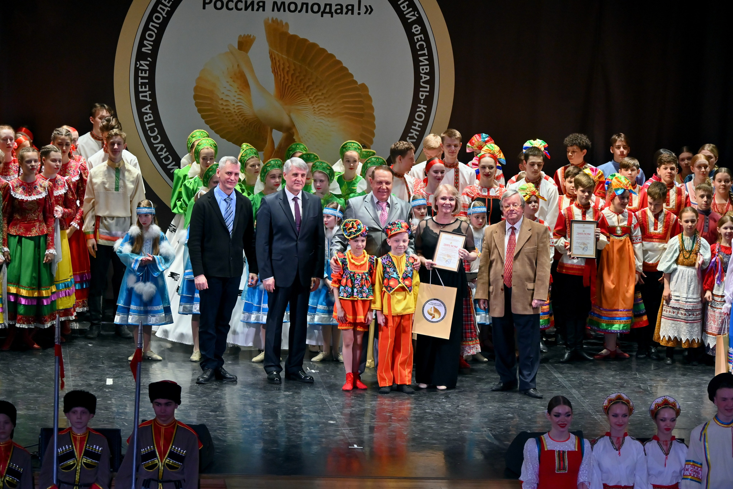 Гала-концерт. Танцуй и пой, Россия Молодая! 22.04.2024. Профессиональный фотограф в Москве Алёна Котова