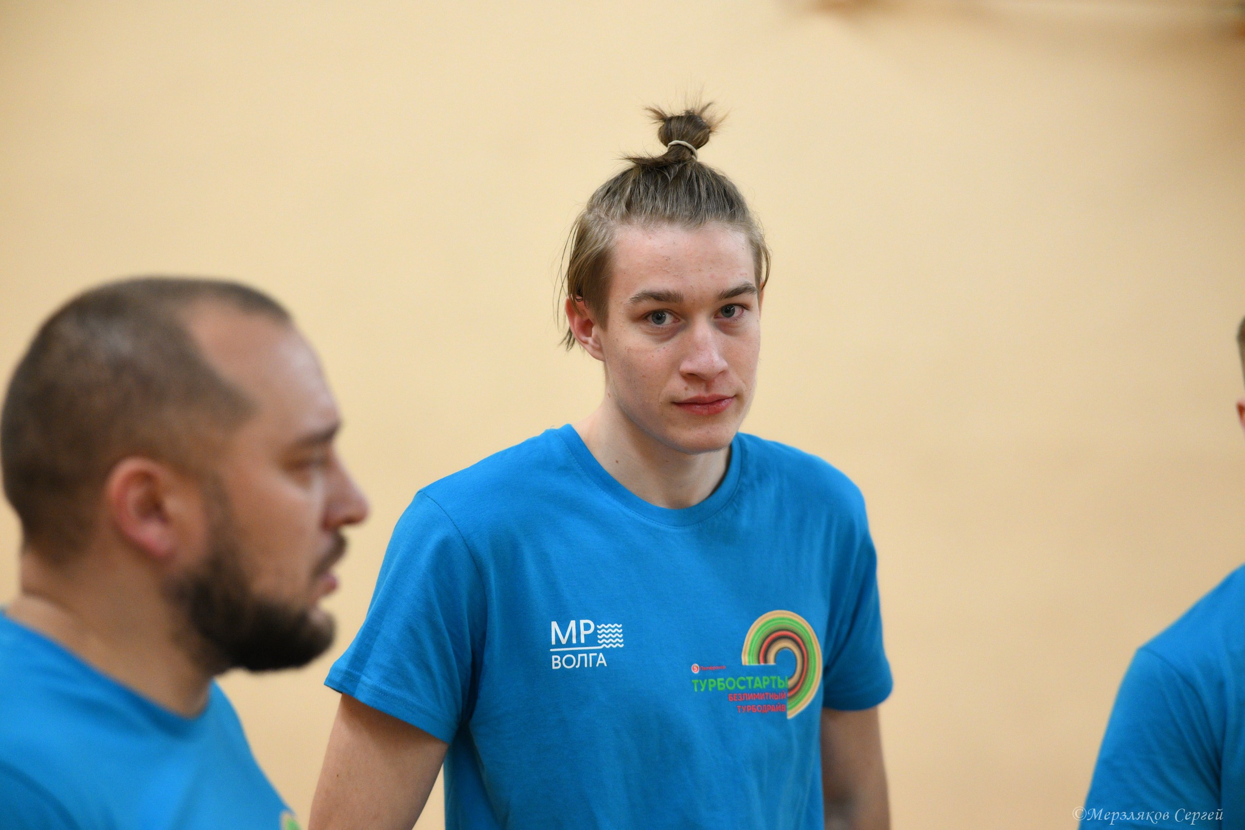 Новогодний турнир по волейболу. Ижевск. 15.12.2023. Спортивный репортажный фотограф в Ижевске Сергей Мерзляков