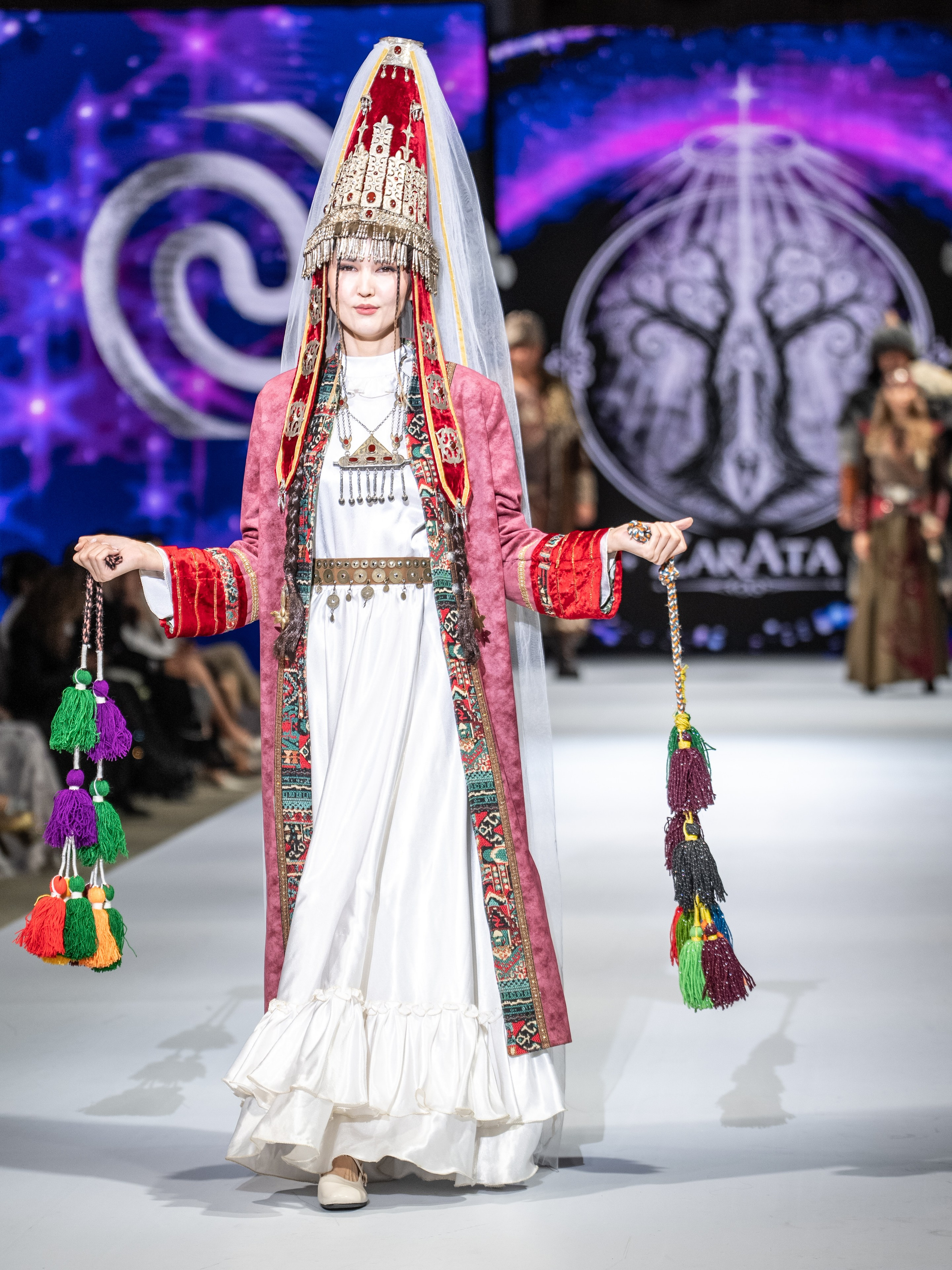 EURASIAN FASHION WEEK Lo Zarata. Сайт Алматинского НЮ АРТ, будуар и фэшн фотографа Дениса Карпенко