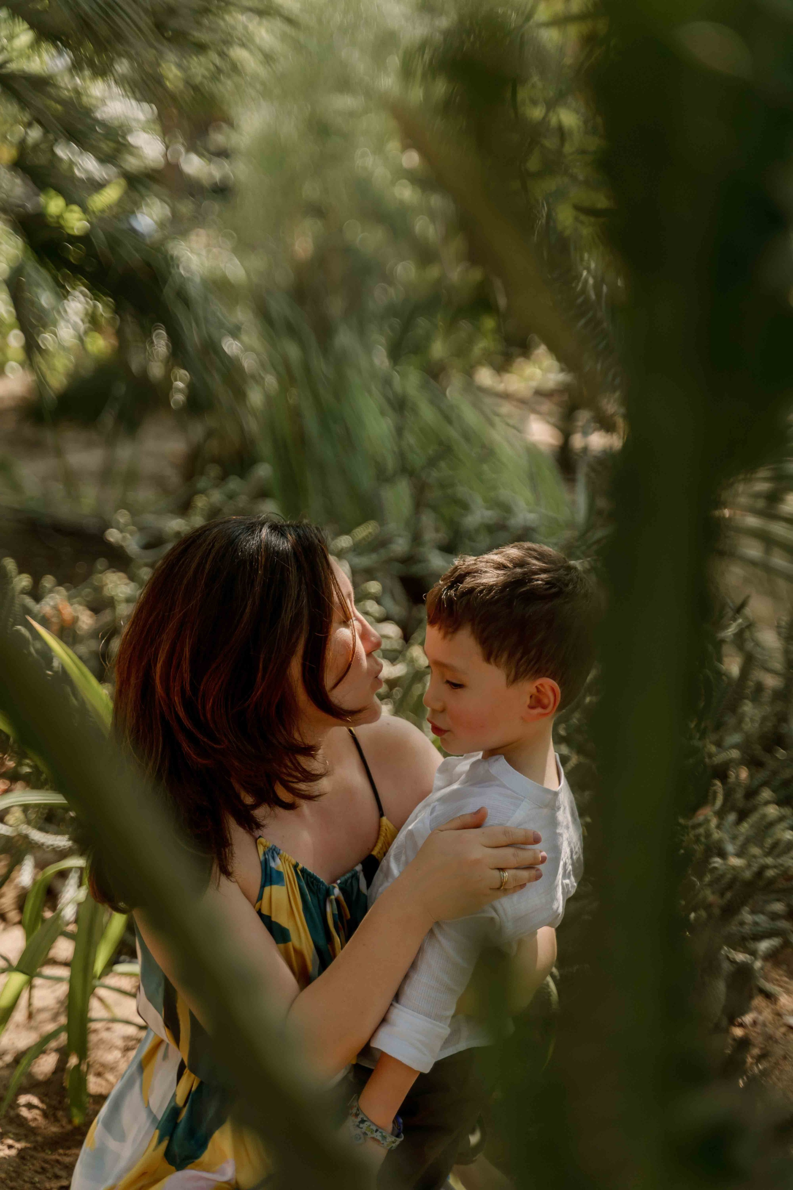 Семейная фотосессия в парке в коричневых тонах. Фотограф и видеограф в Москве и Абу Даби Мария Кулагина