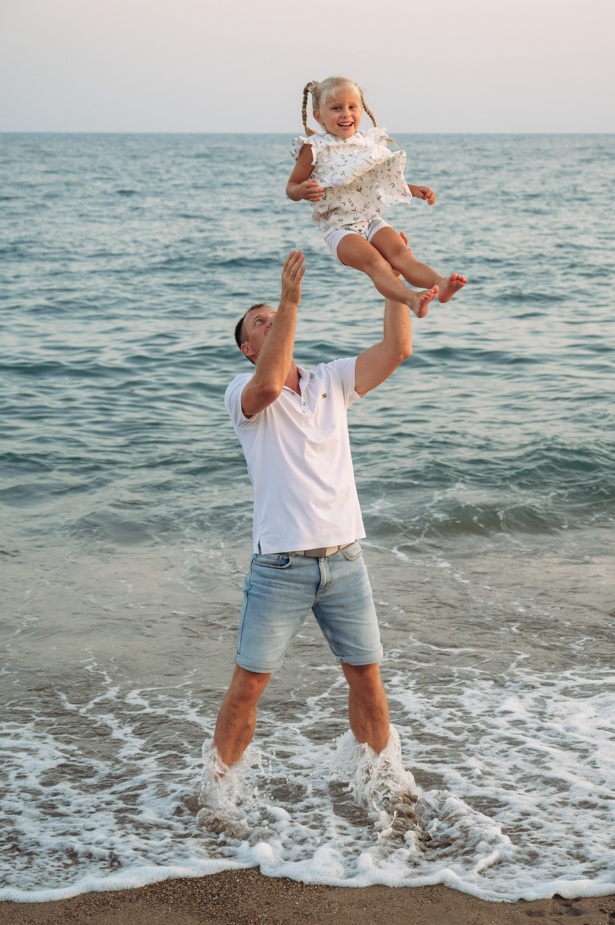 Семейная фотосессия в Анталии на закате. Фотосессии в Анталии. Фотограф в Анталии Лариса Трубина