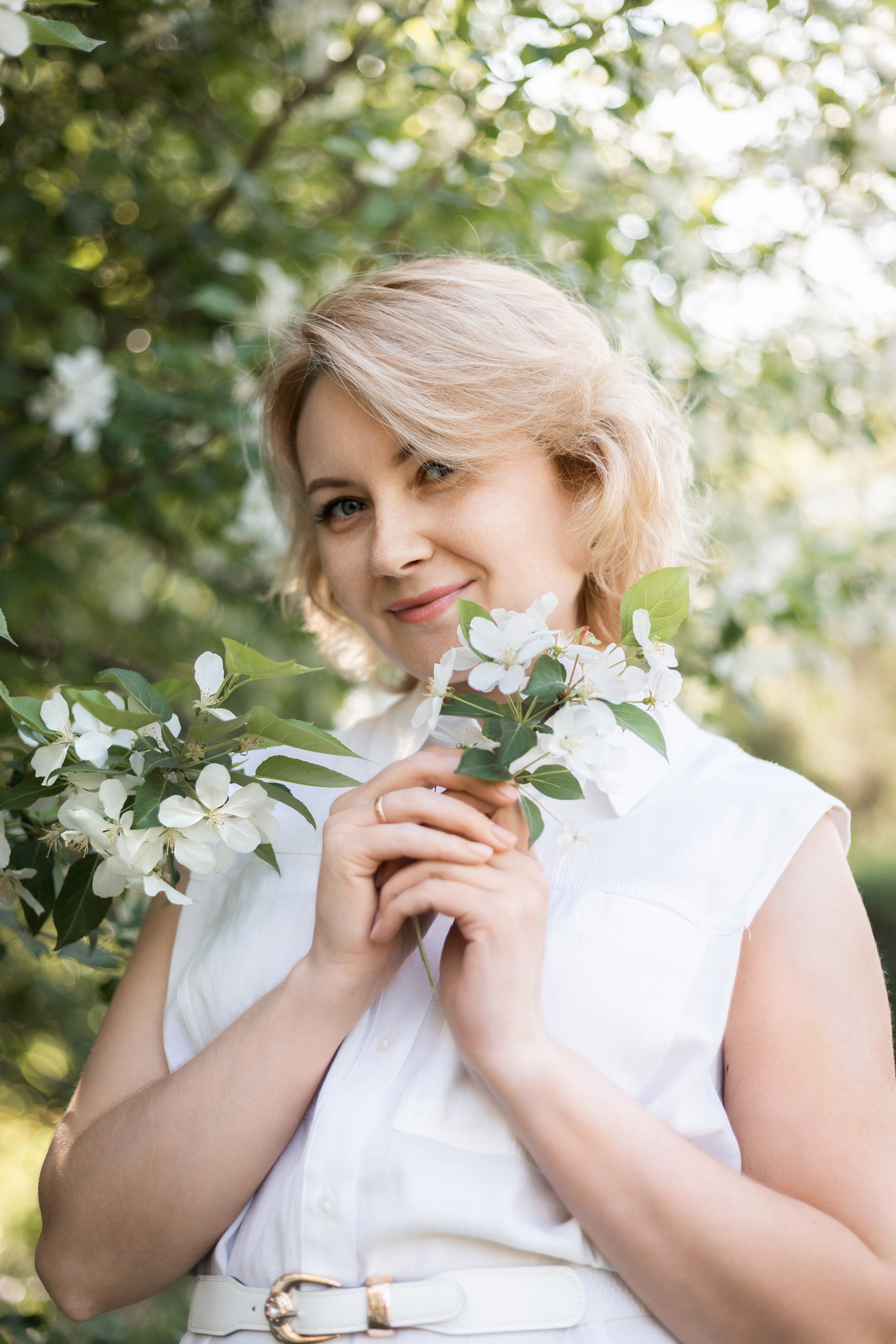 Цветение яблони 2023. Фотограф Пермь. Свадьбы. Семья и дети, школа, д. сад. Фотокниги