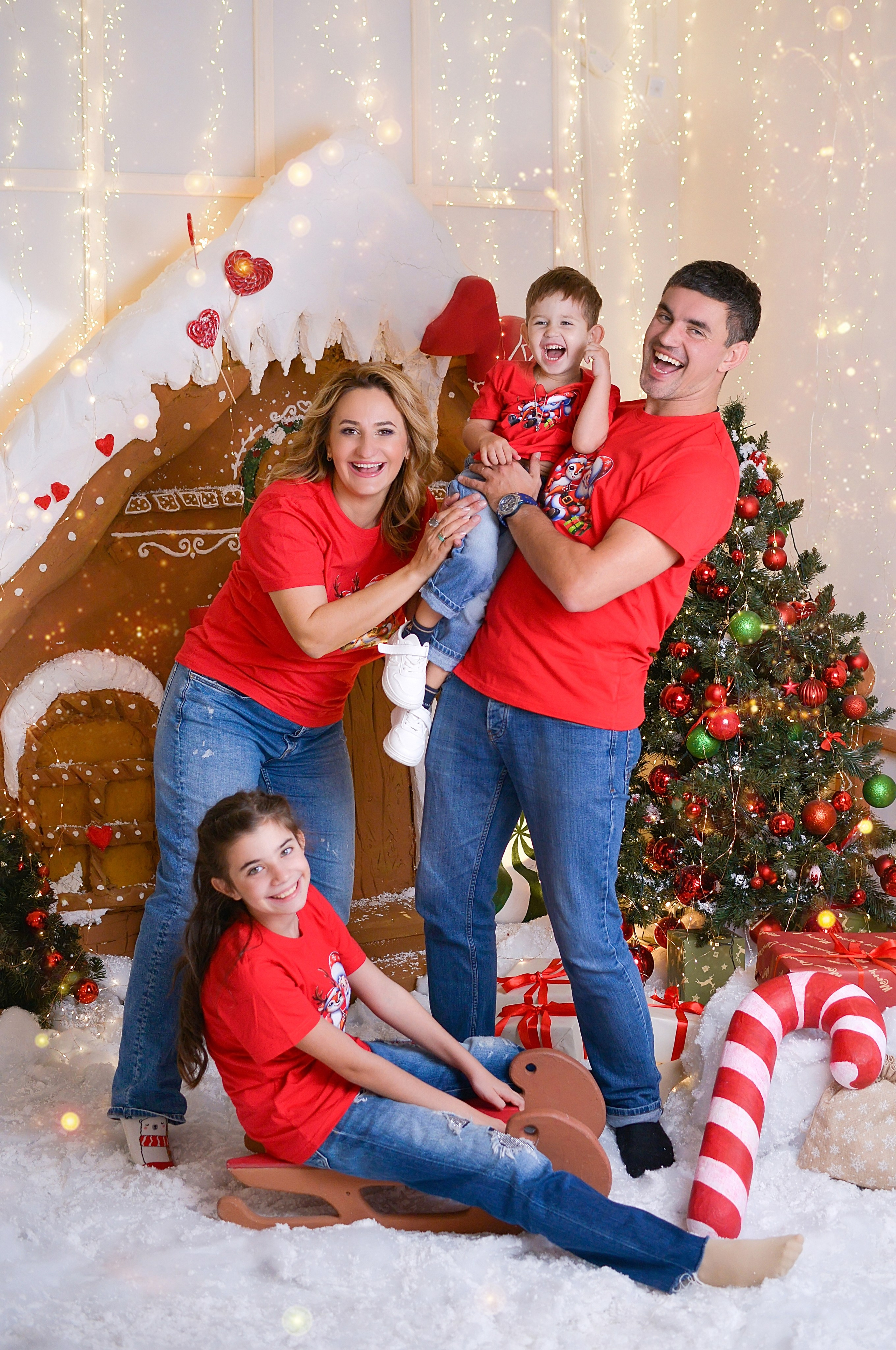 Новогодняя семейная фотосессия в Краснодаре 2023-2024. Фотограф новорожденных Краснодар Малышенко Надежда