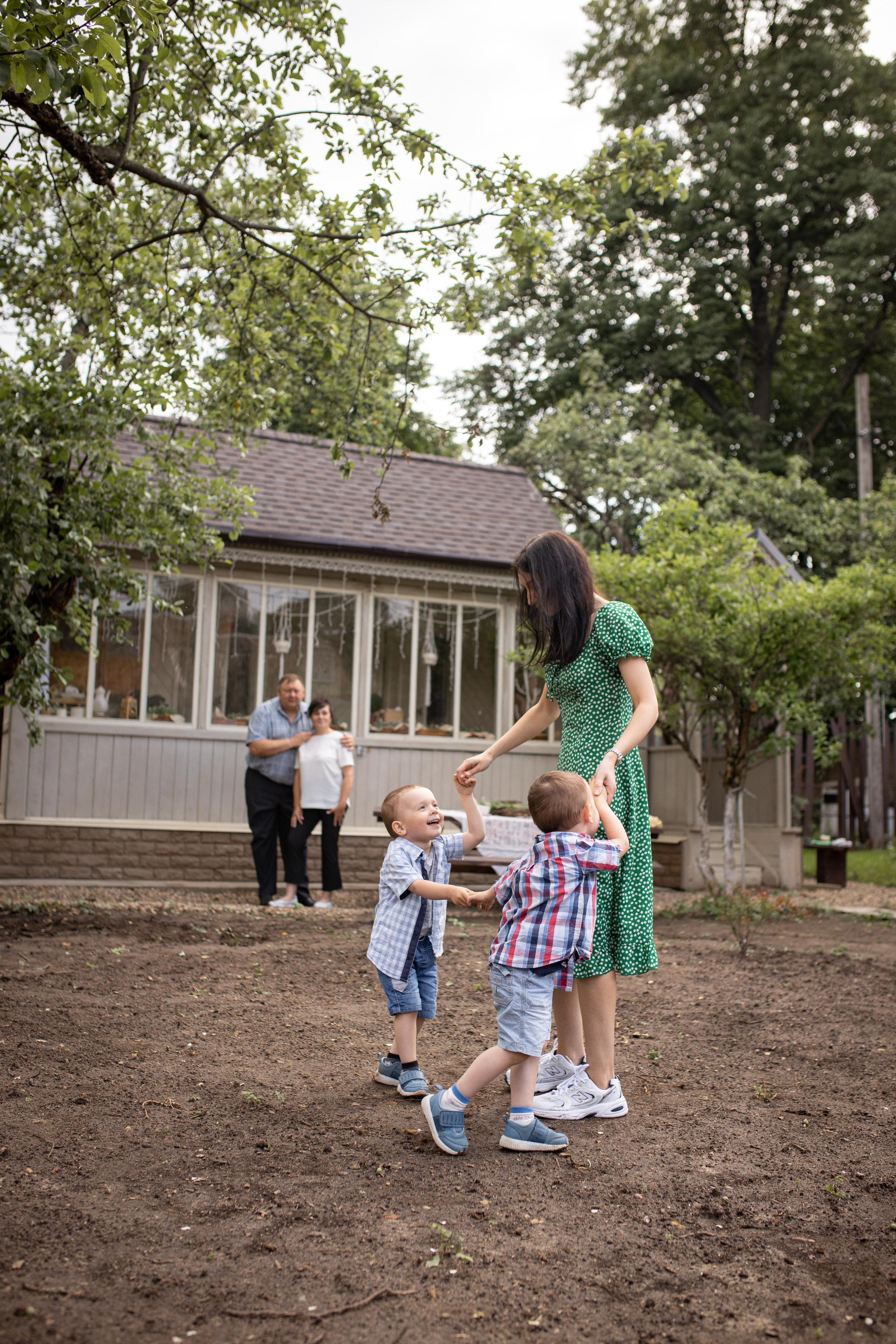 Семейная фотосессия на даче. Фотограф в Железнодорожном и Балашихе