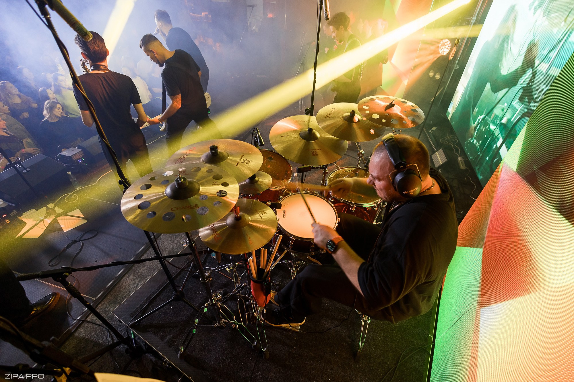 Сольный концерт кавер-группы «Балбесы». Фотограф Zipa Pro