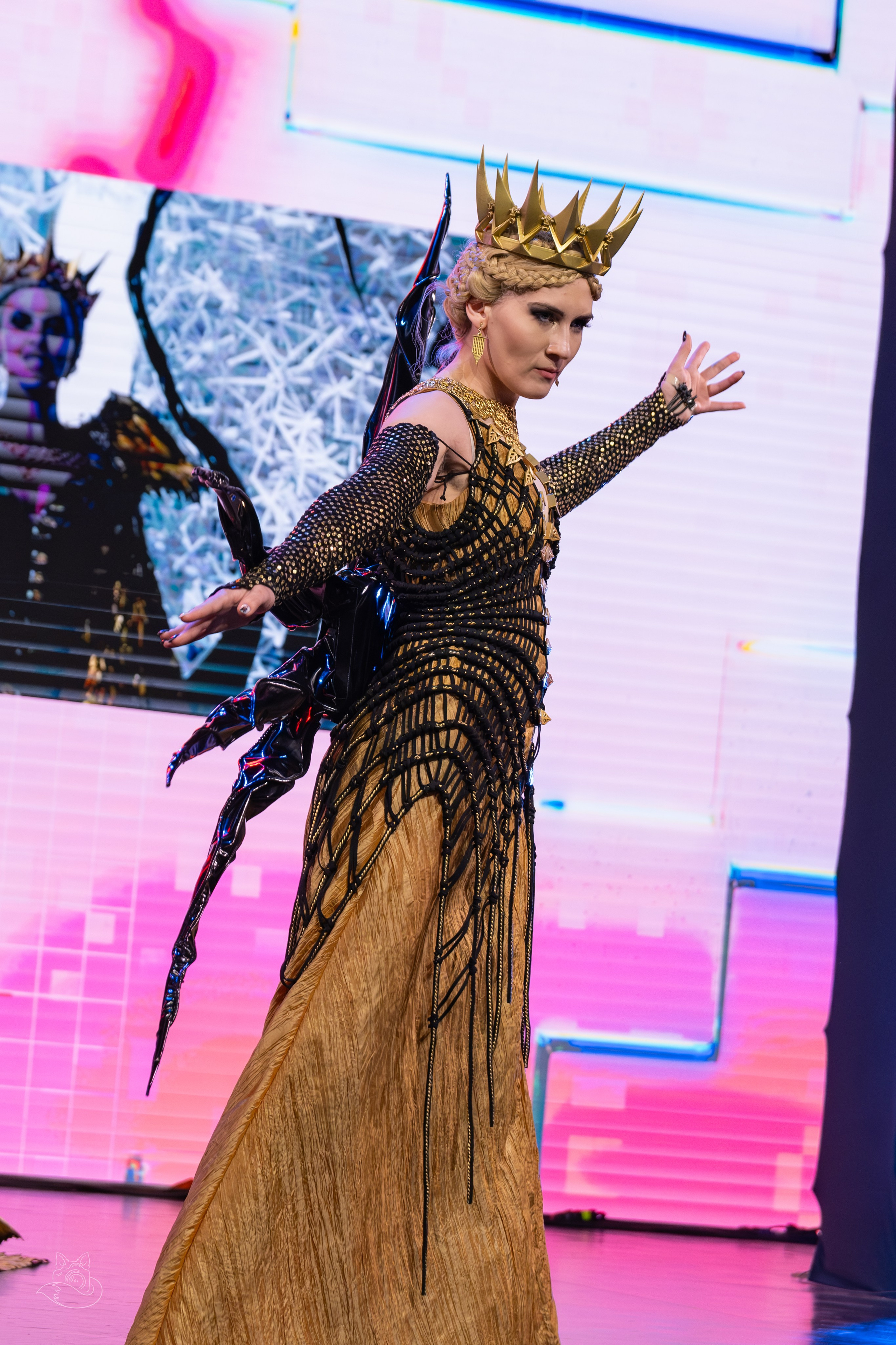 Сцена РЭД ЭКСПО 2024. Косплей фотограф