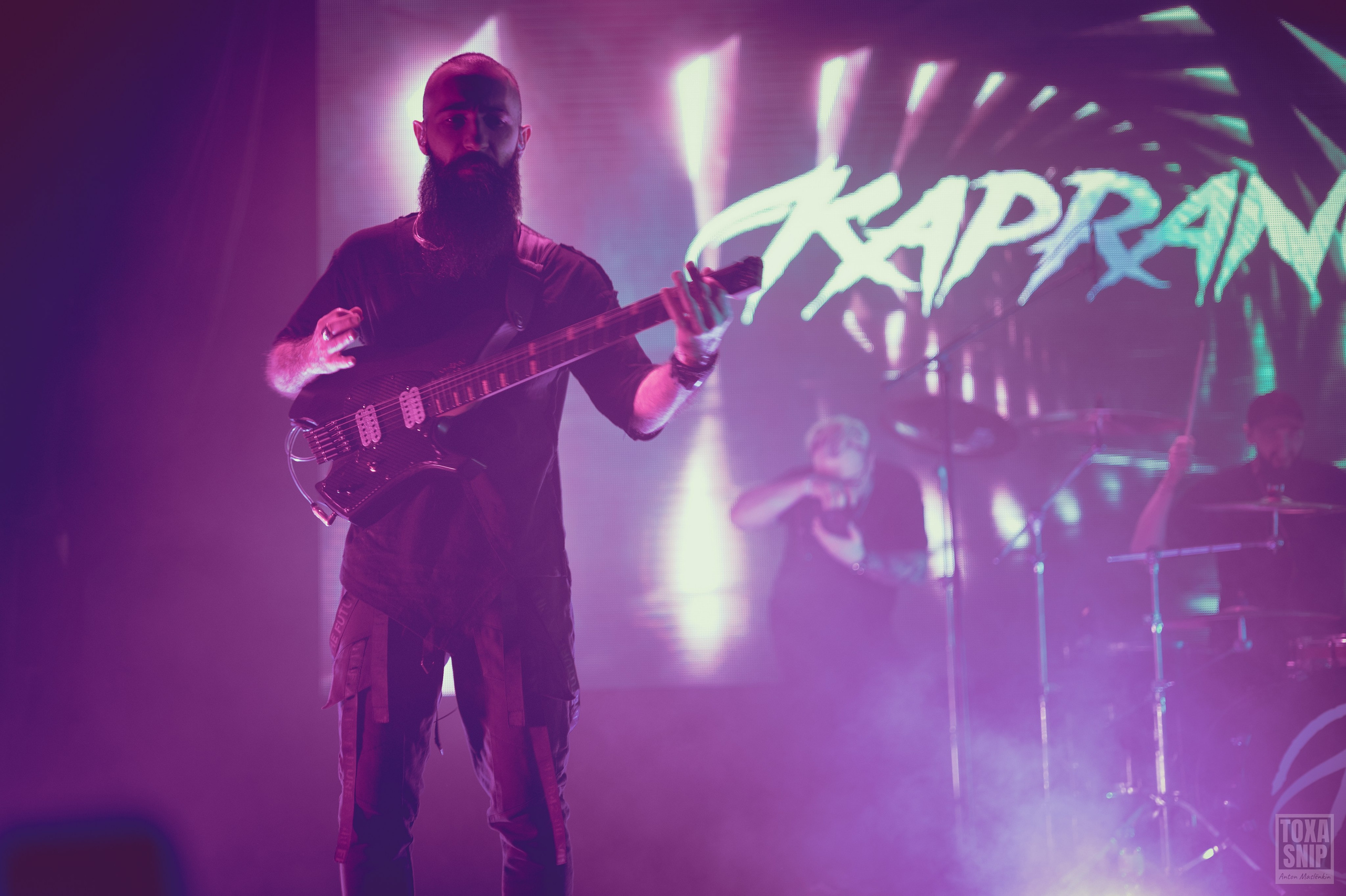 Концерт группы KAPRANOV в Москве (04.04.2025). Toxasnip Photo | Anton Maslenkin