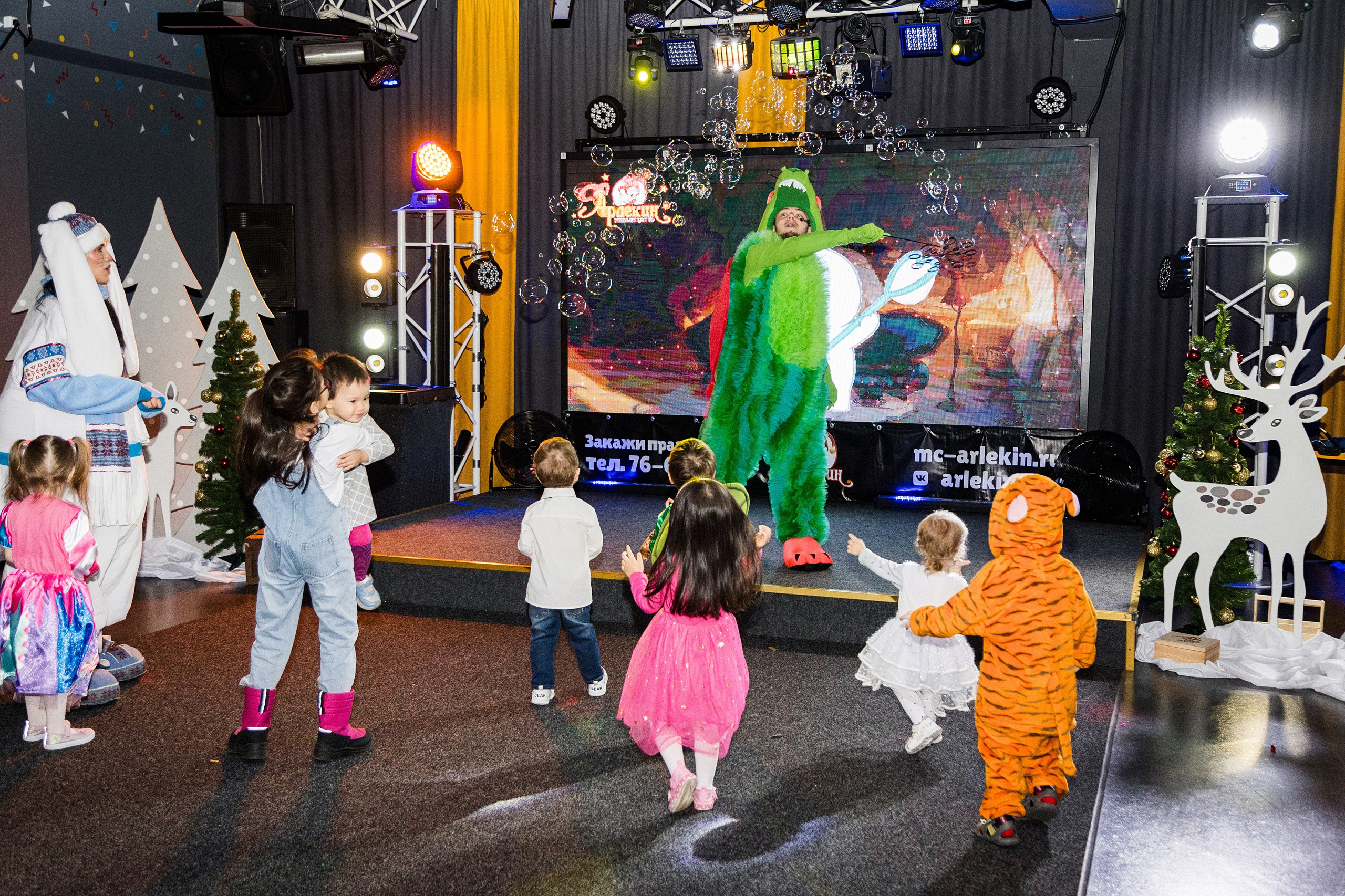 Новогодние утренники. Детский фотограф видеограф в Хабаровске Михаил Орлов