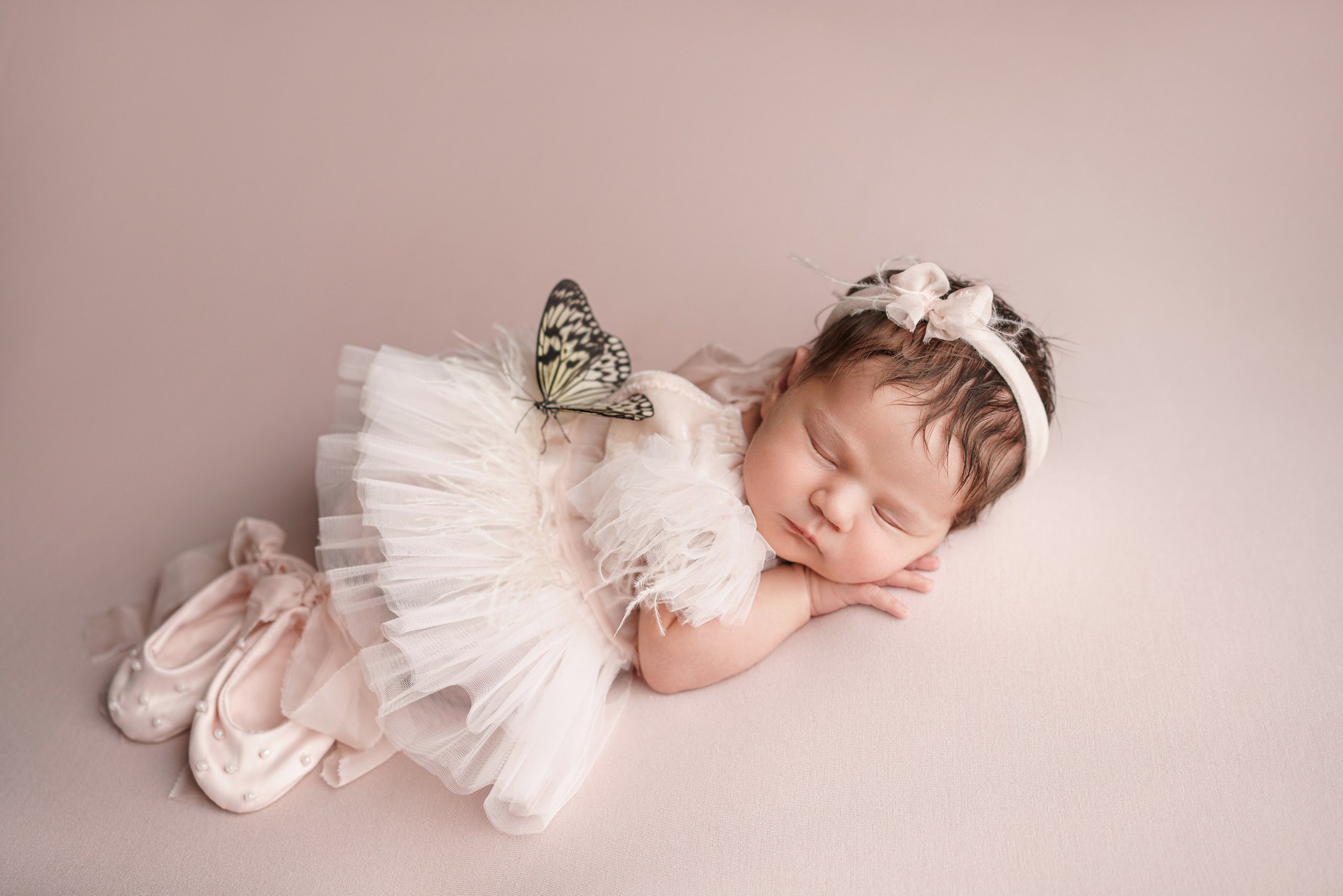 Фотосессия новорожденных | Галерея трогательных кадров малышей в стиле newborn. Фотосессия новорожденных в Москве и Московской области | Профессиональный фотограф newborn — Татьяна Иванова