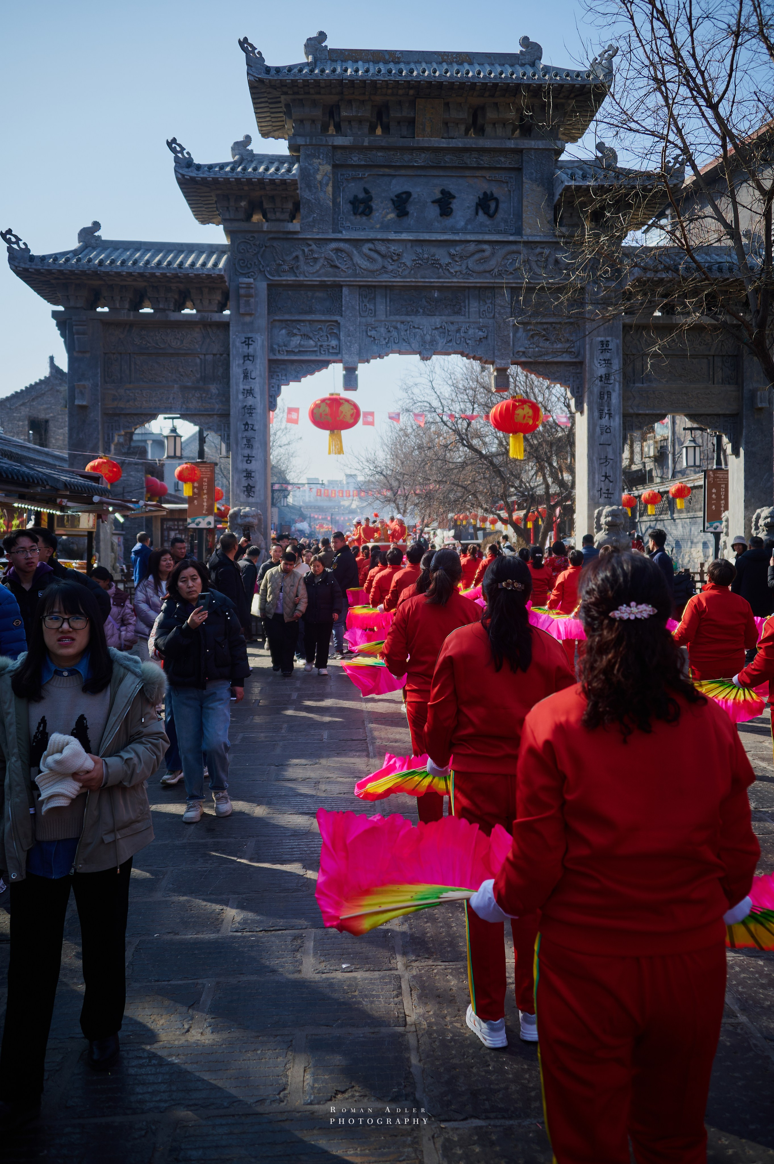 Новогодний парад в Цинчжоу. Китай. Фотограф Роман Адлер