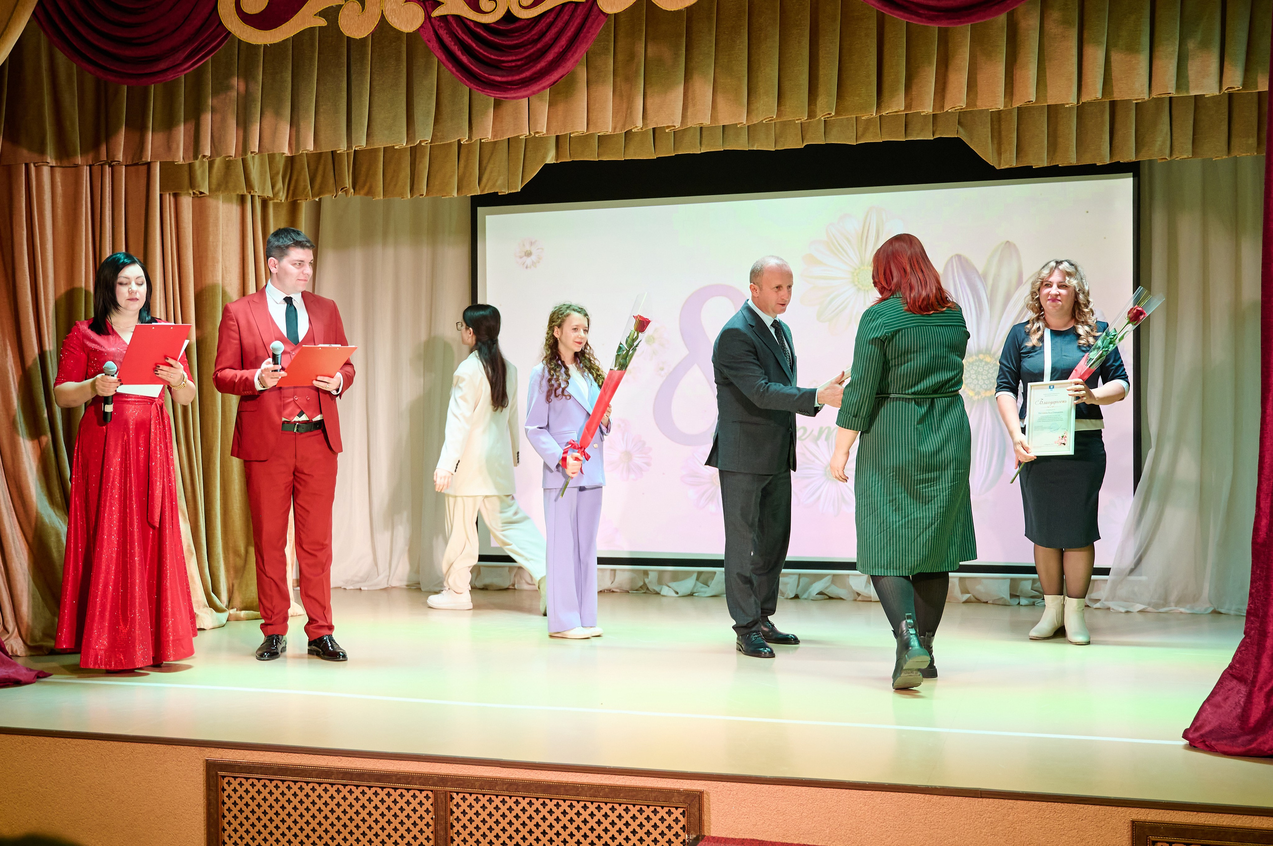 8 марта в Виноградном. Жизнь курорта Кабардинка в фотографиях